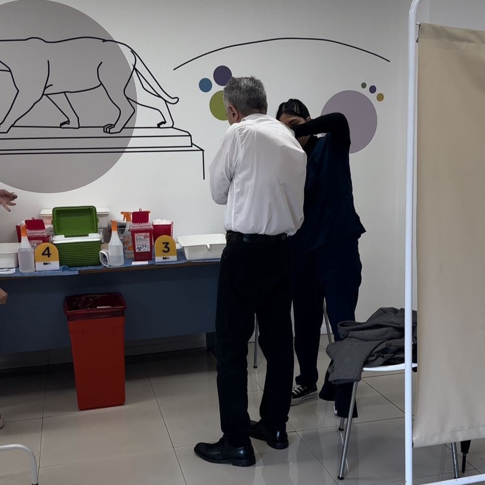 Vacunación Covid-19 y antigripal en la Comuna 7