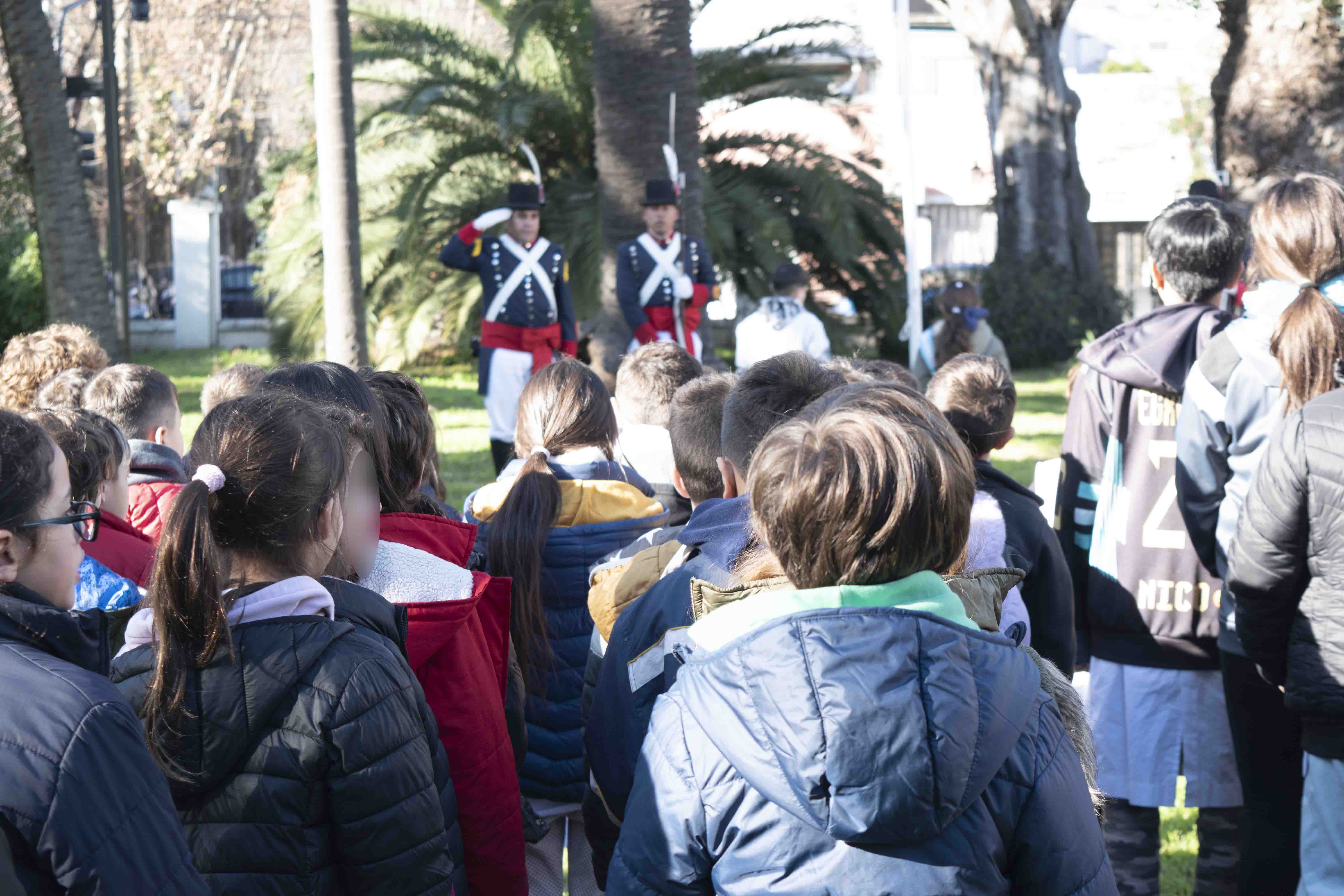 Se realizó el acto de emplazamiento del nuevo mástil de la bandera en el museo Saavedra