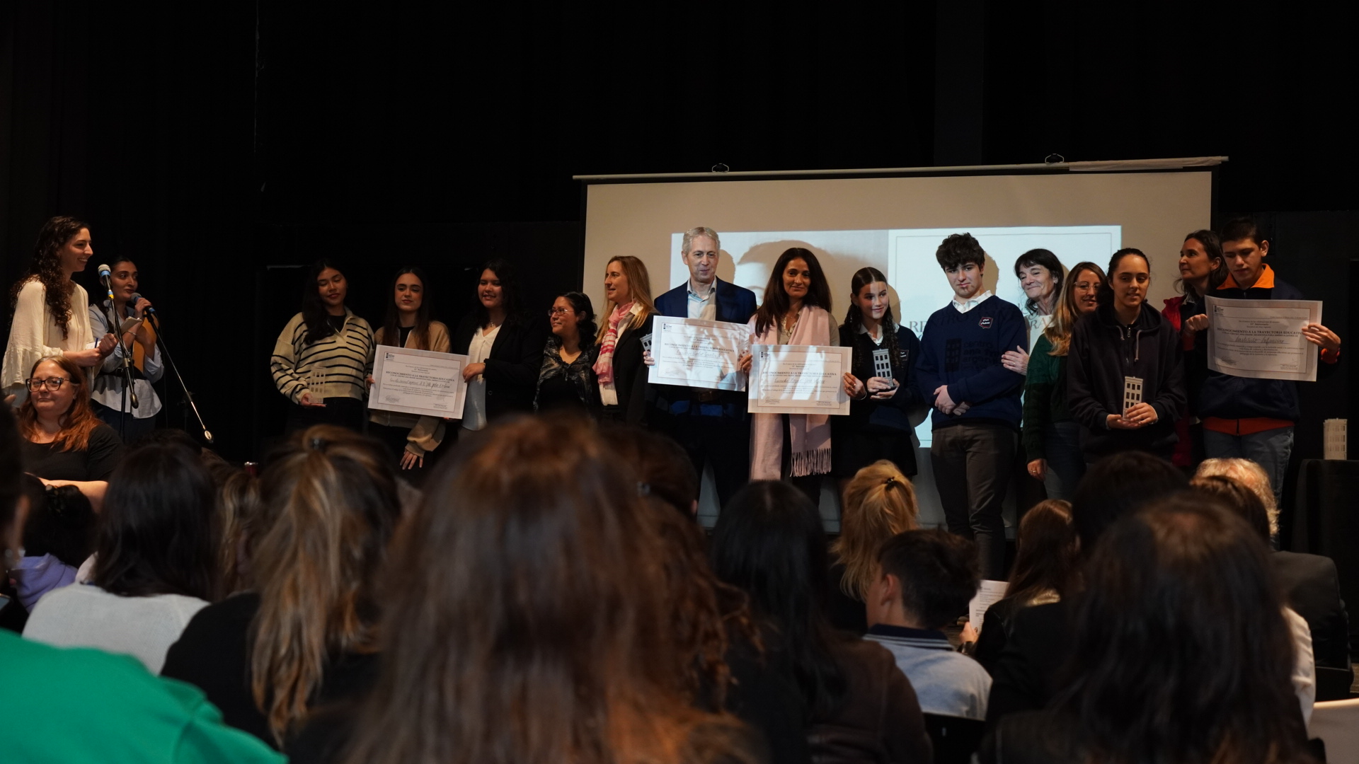 El Centro Ana Frank reconoció a escuelas de la Ciudad