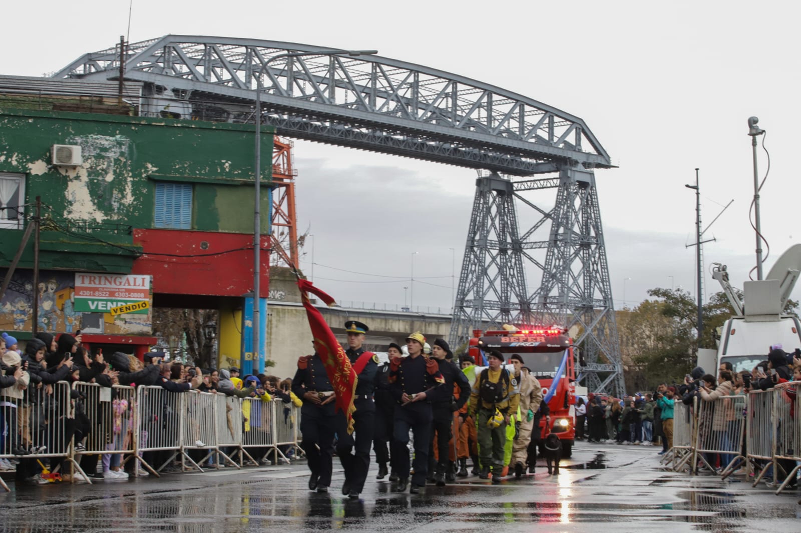 Jorge Macri les agradeció a los bomberos voluntarios por "su compromiso excepcional"