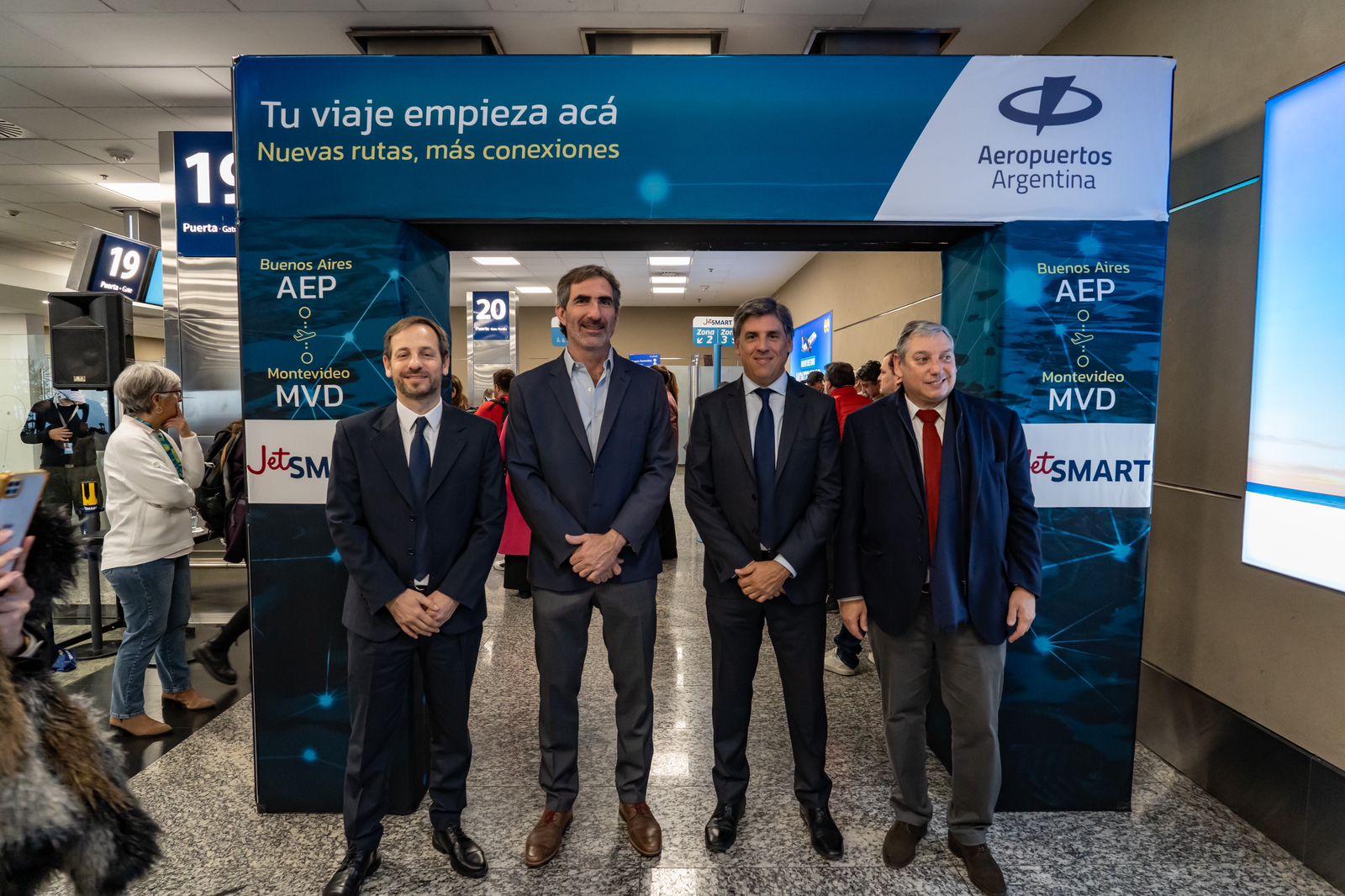 Nueva conexión aérea entre la Ciudad y Montevideo 