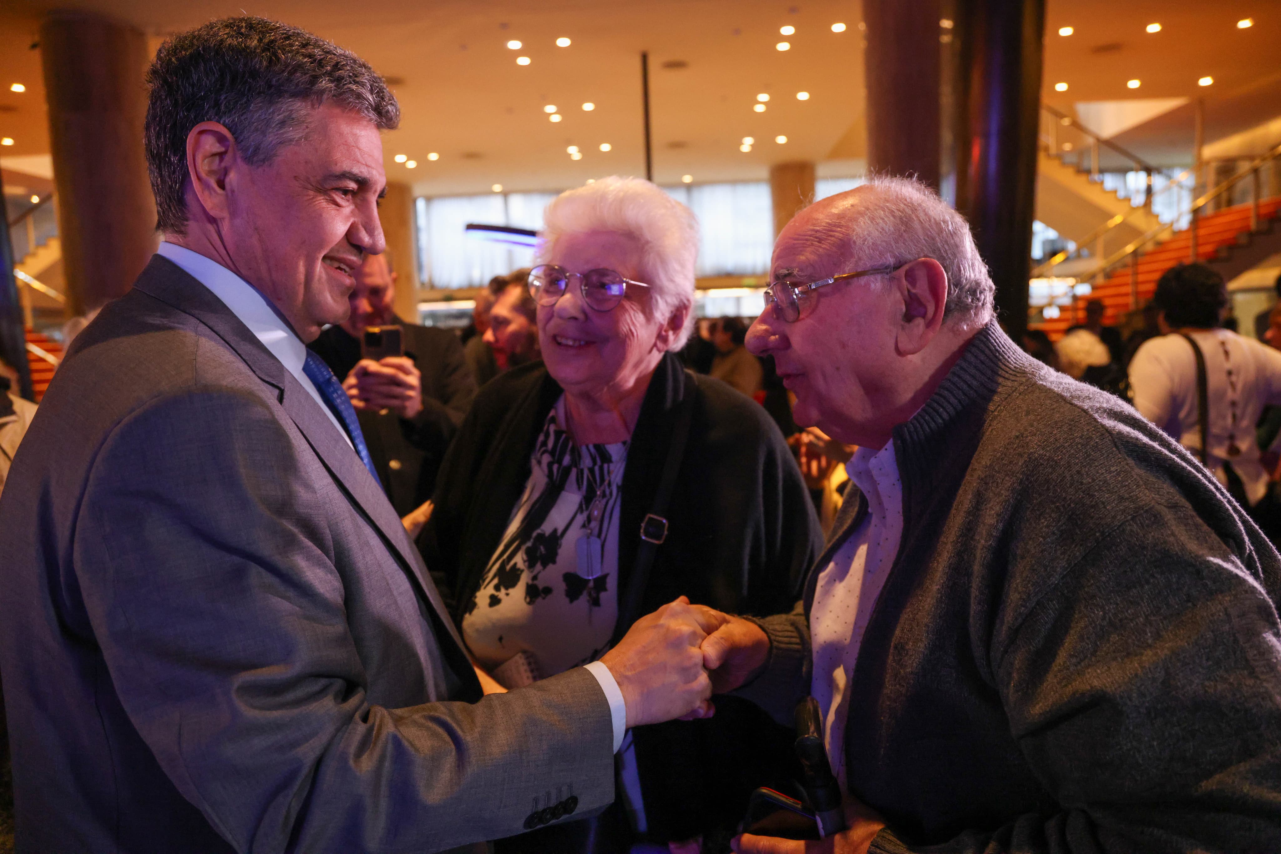 Se lanzó el Pase Cultural para jubilados, una tarjeta para usar en cines, librerías y teatros