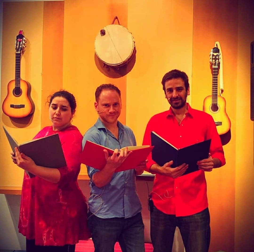 Cantando a María Elena por Liriquitos 