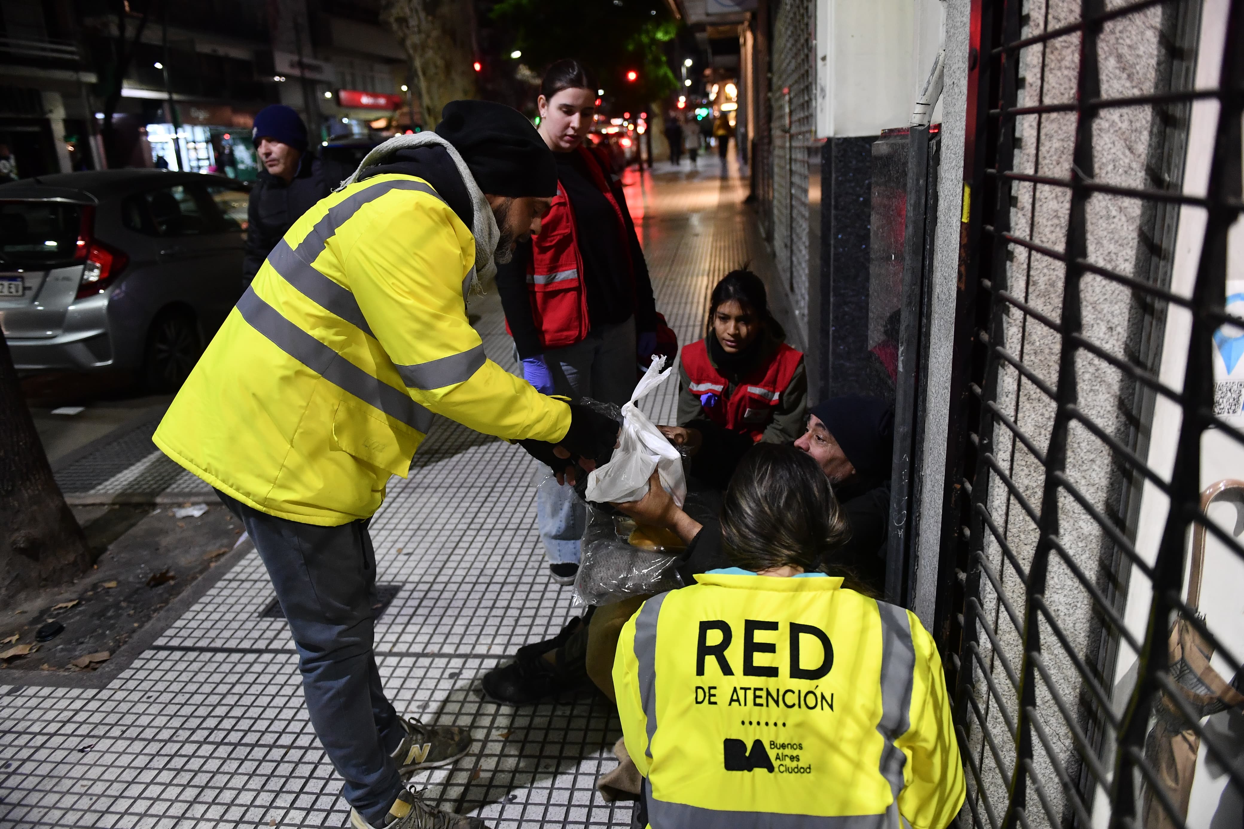 Más de 800 personas aceptaron pasar la noche en los paradores del Gobierno porteño