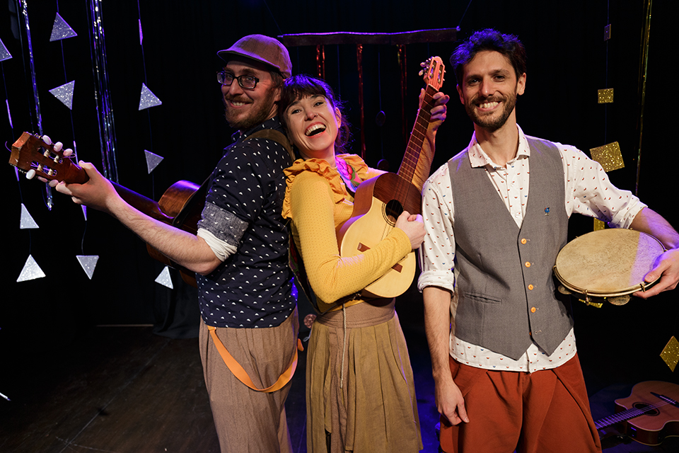 Música y juegos con Melocotón Pajarito 