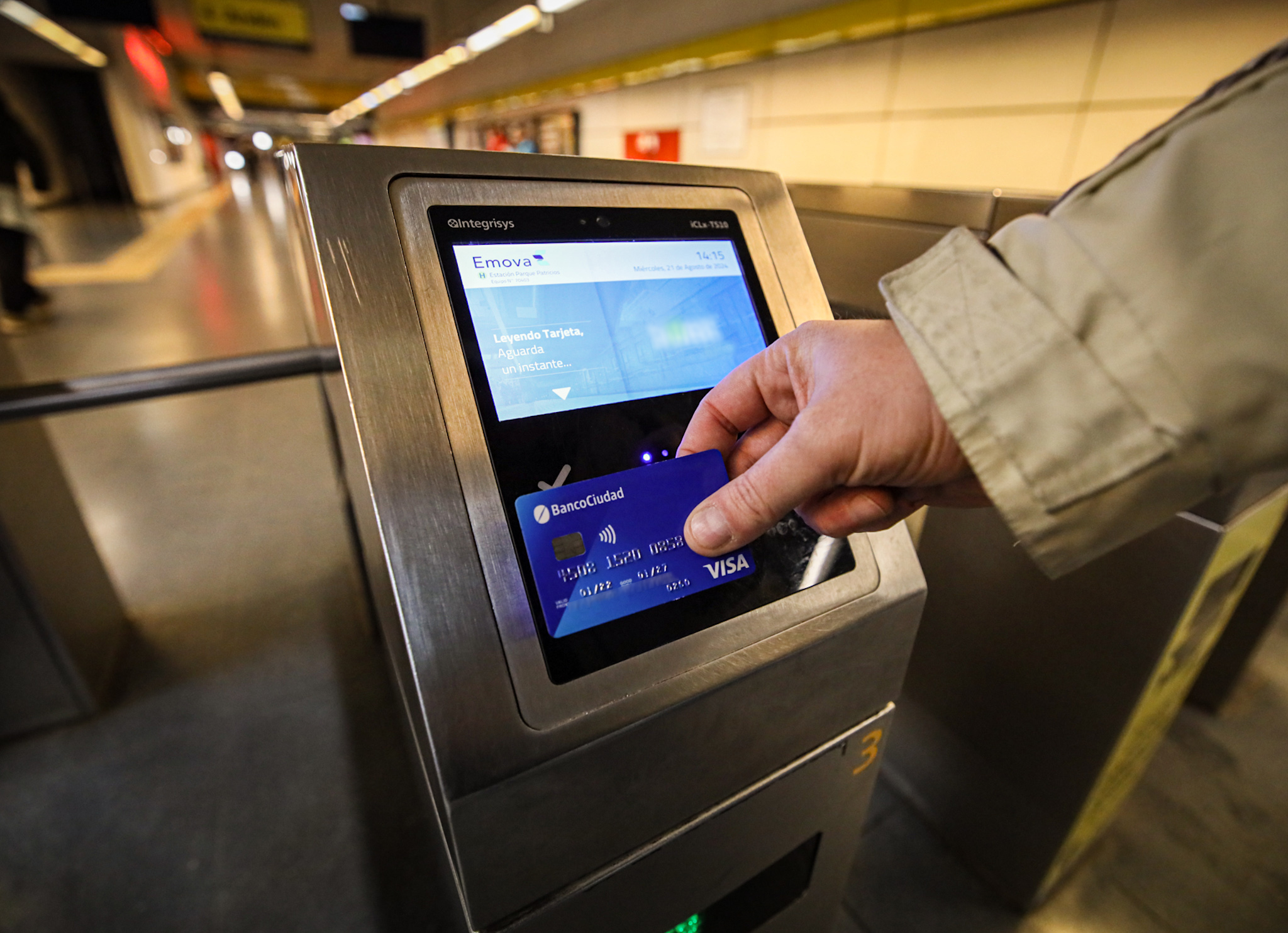 Se podrá pagar el subte con celulares, tarjetas de crédito y débito