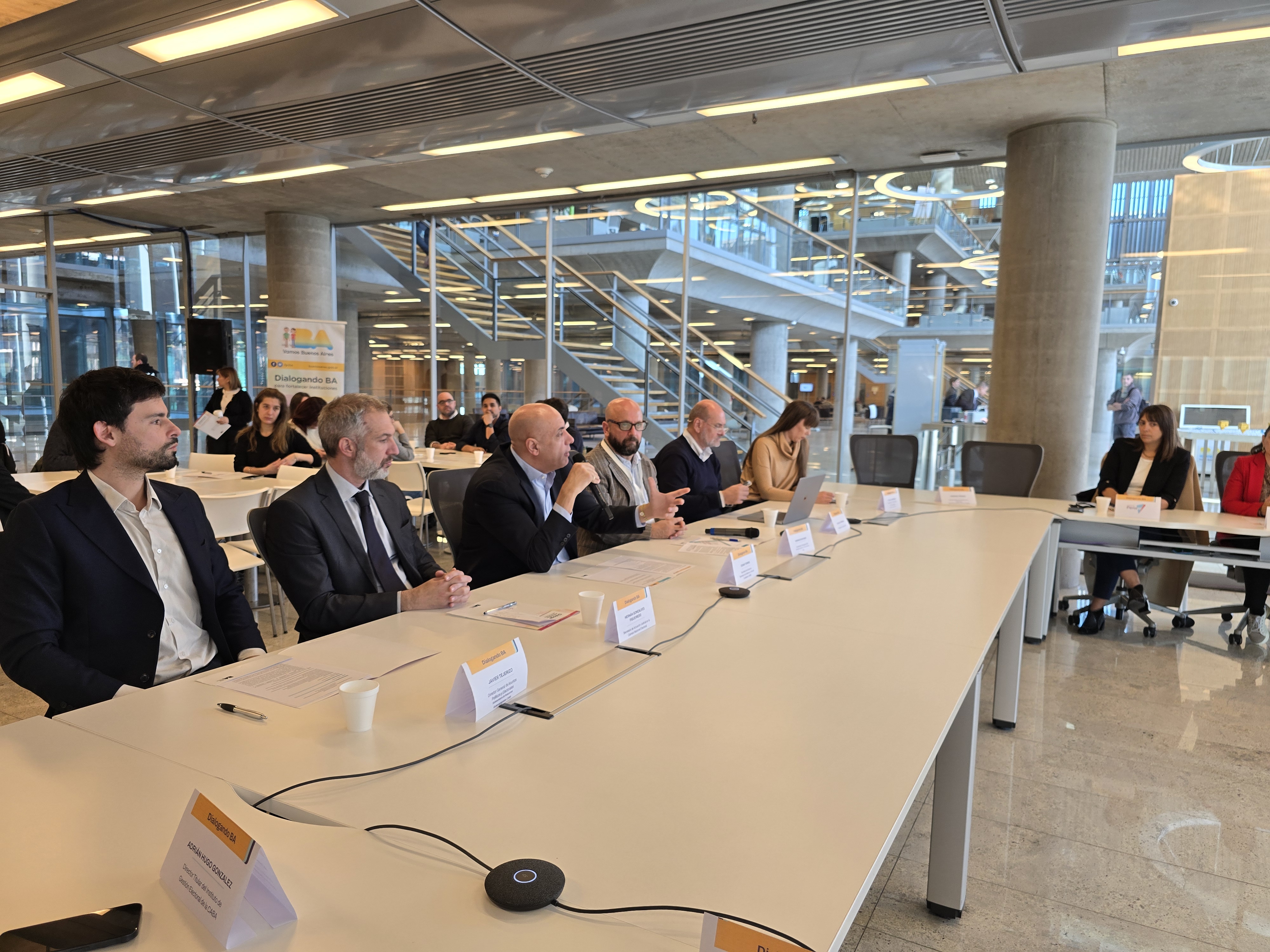 Ciudad realizó el encuentro “Diálogo Pluripartidista en contextos electorales: experiencias de cooperación, competencia y confrontación”