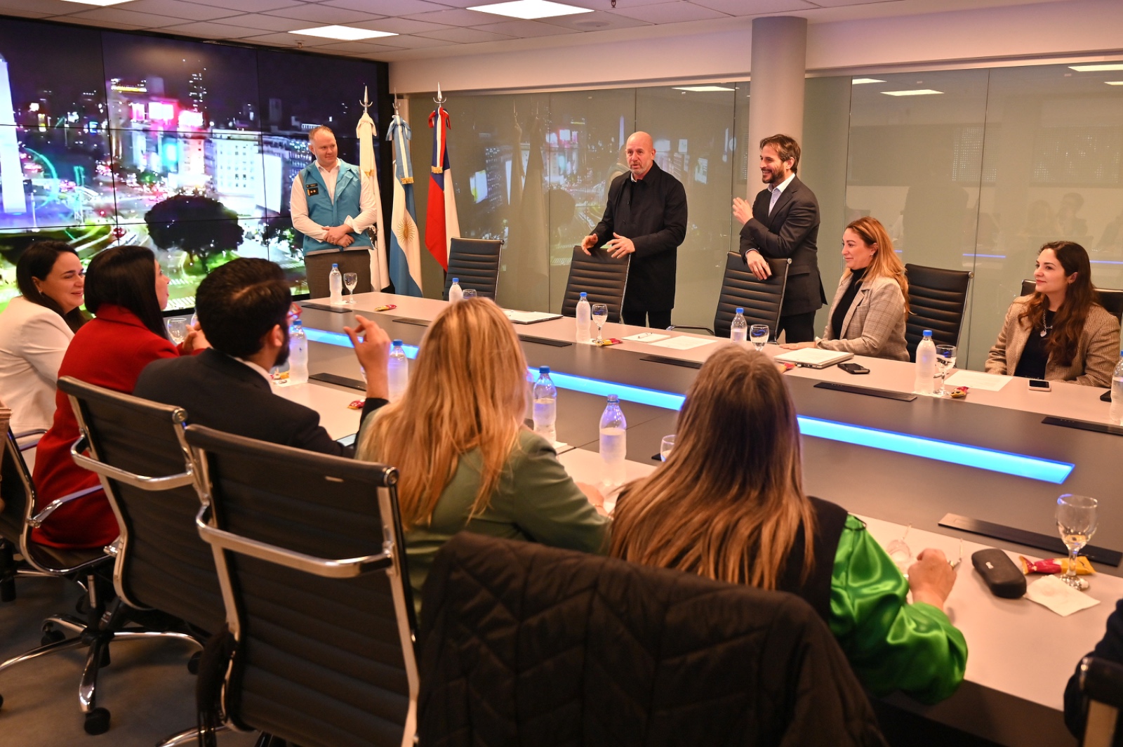  Un grupo de alcaldes y gobernadores de Chile visitó la Ciudad para aprender sobre orden y seguridad