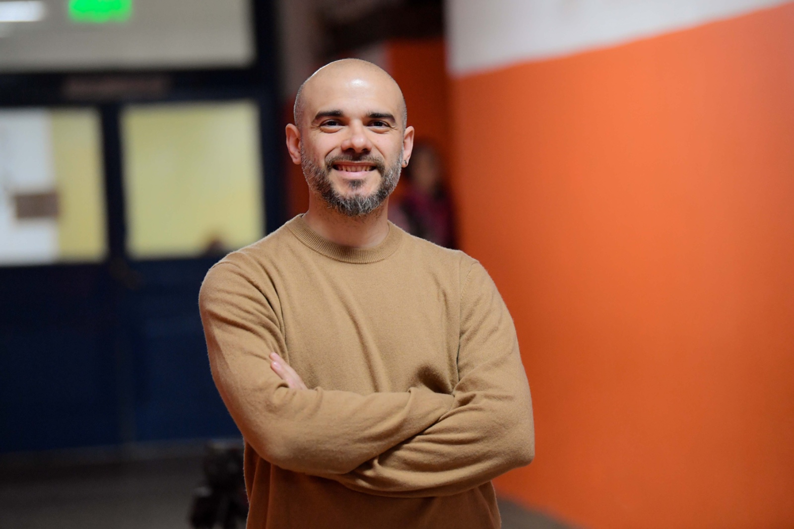 Escuela de día, milonga de noche: es el hijo de una pareja icónica del tango y ahora enseña el 2x4 en una universidad que es semillero mundial de artistas