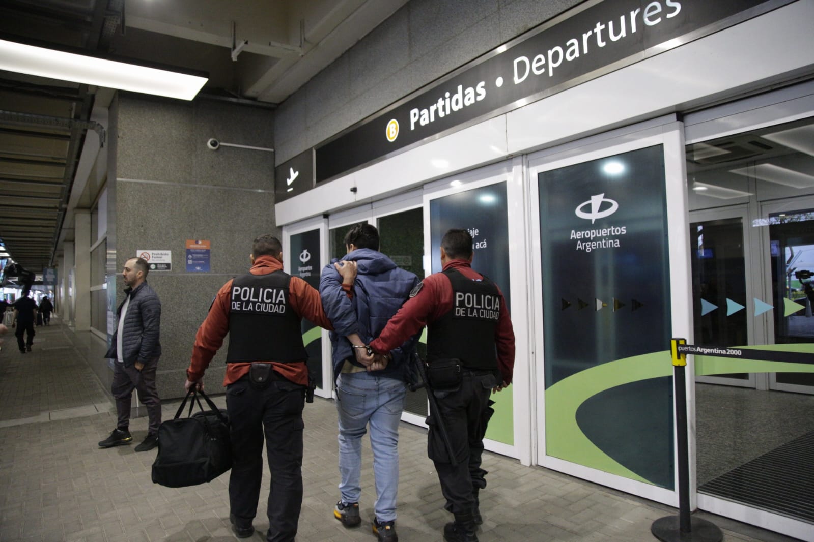 Un delincuente chileno fue expulsado del país