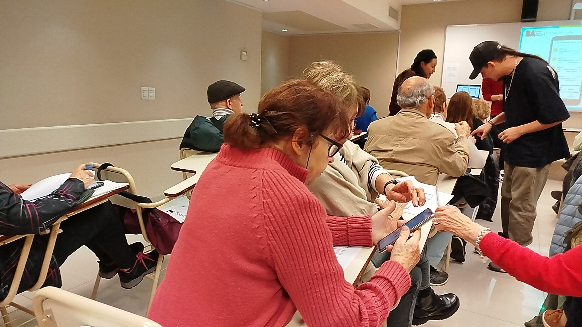 Más de 6500 personas mayores fueron capacitadas en inclusión digital 