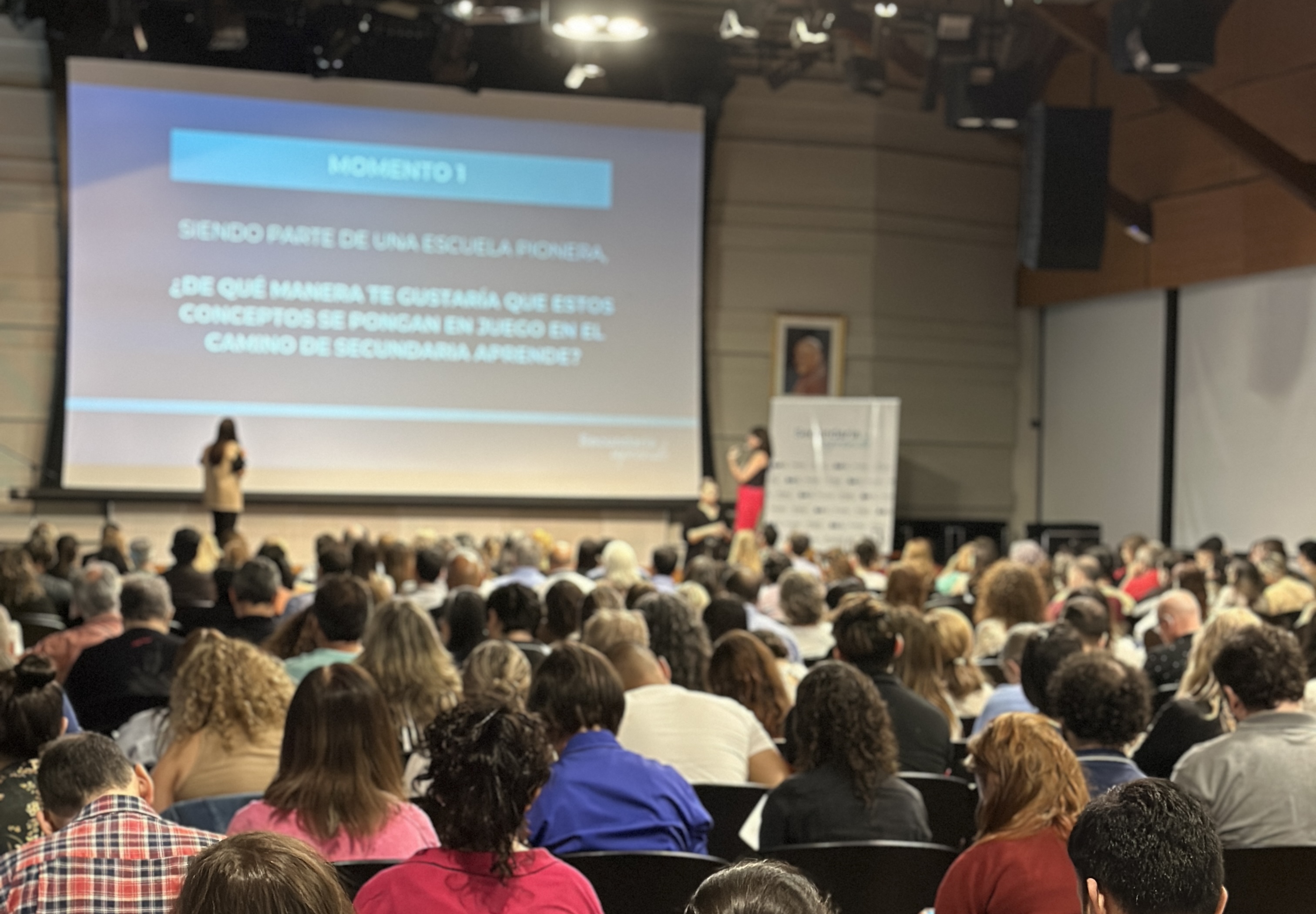 400 supervisores, directivos y docentes de las escuelas pioneras participaron de una jornada de formación sobre Secundaria Aprende