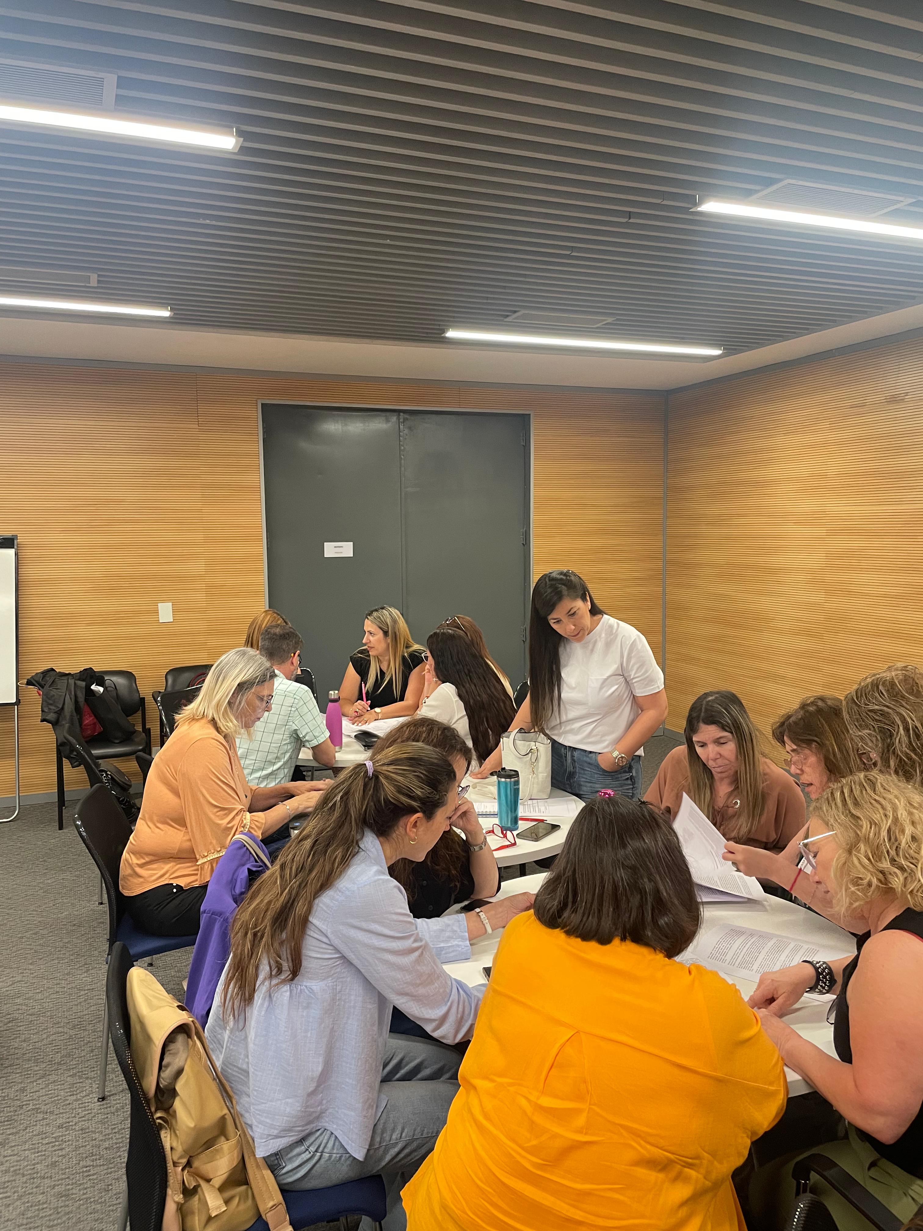 Más de 70 supervisores del nivel inicial participaron de mesas de trabajo para la actualización del diseño curricular de salas de 4 y 5