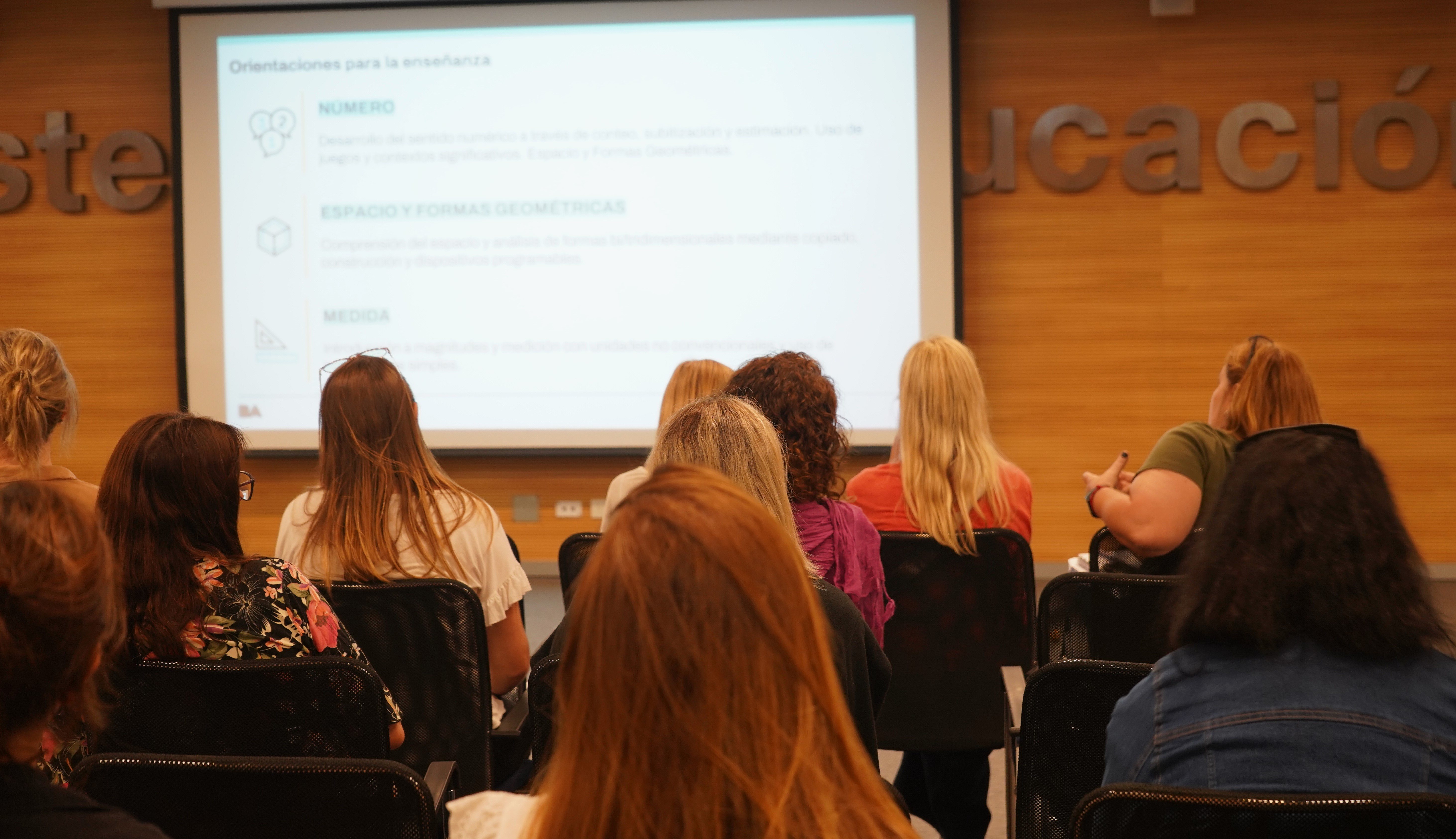 Más de 500 directores del nivel inicial trabajaron en la actualización del diseño curricular de salas de 4 y 5