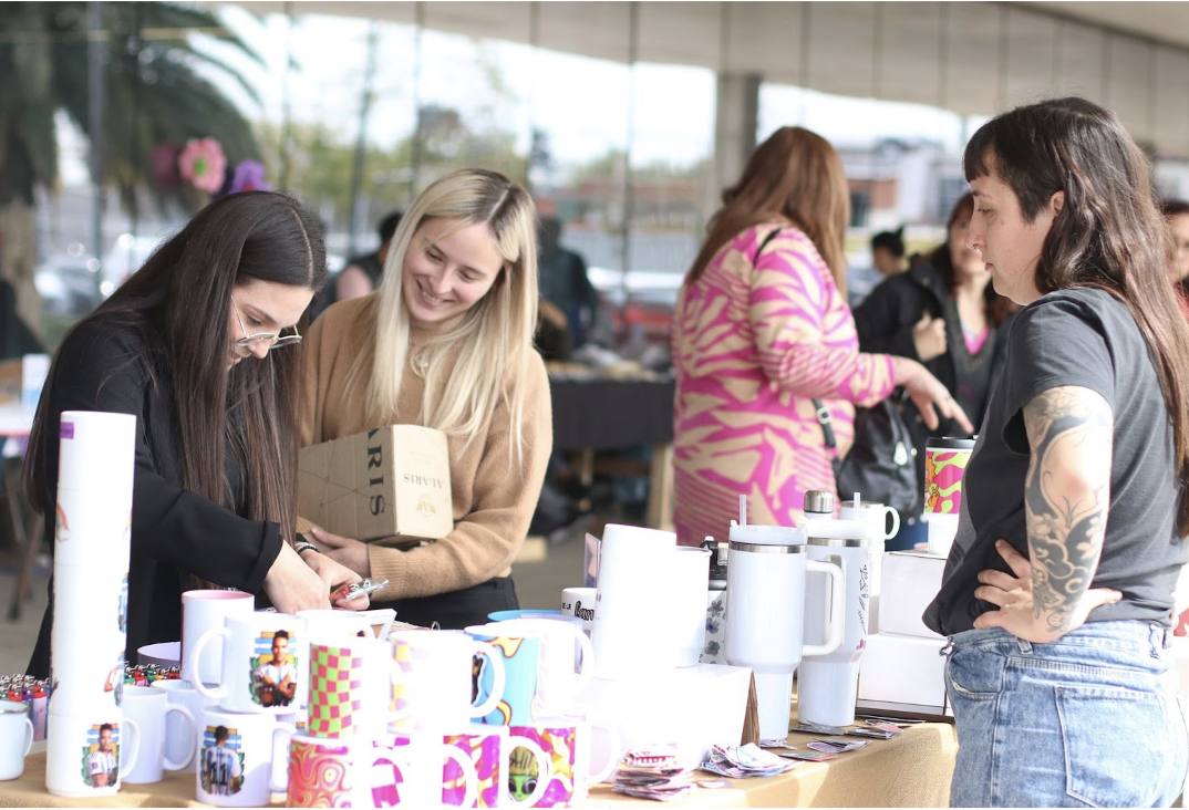 Se realiza la Feria Navideña en el Parque Rivadavia