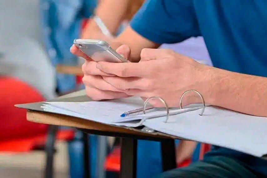 El uso de celulares en la escuela