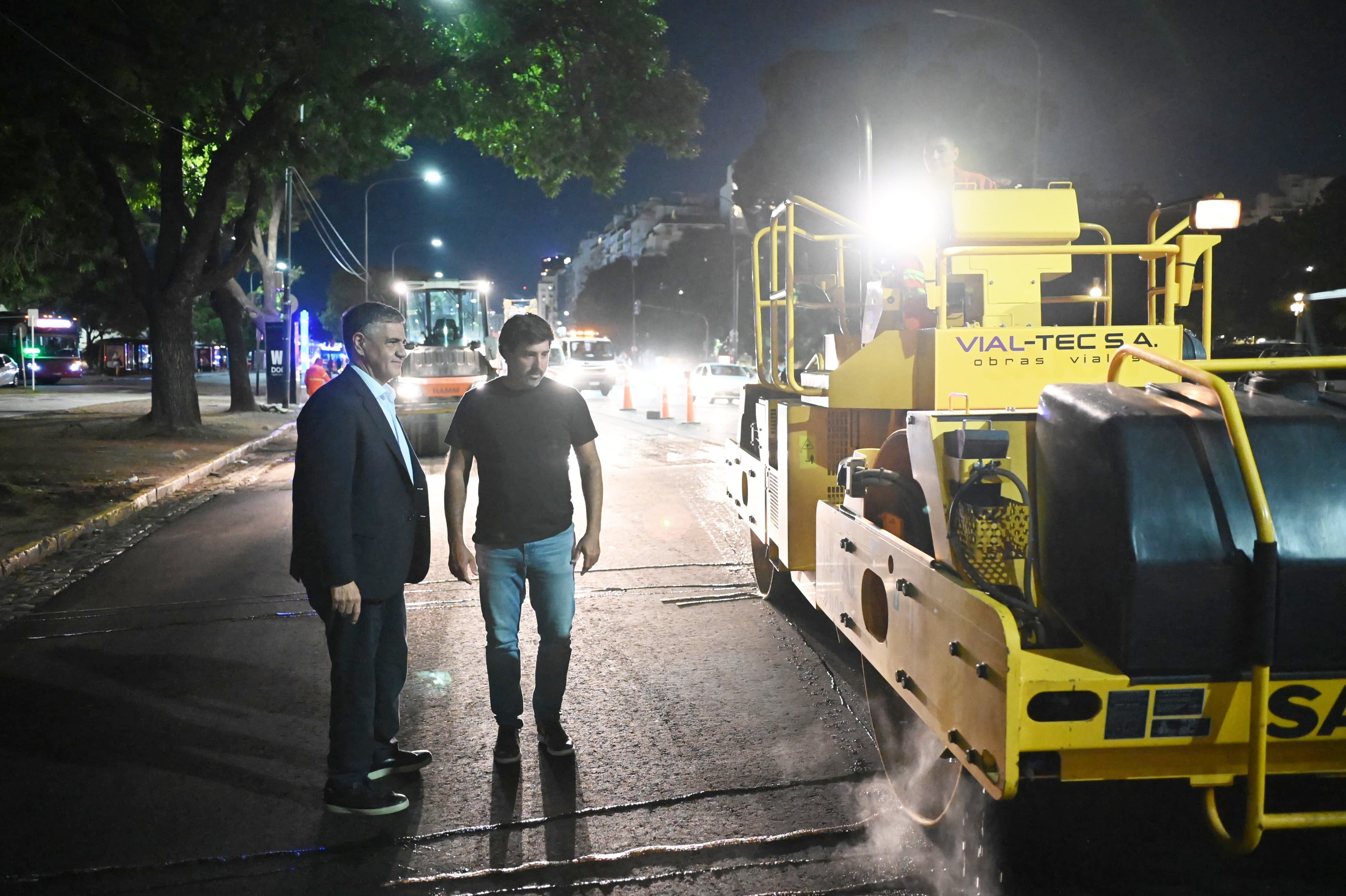 Plan Verano: la Ciudad trabaja por las noches en la repavimentación de 200 calles y avenidas