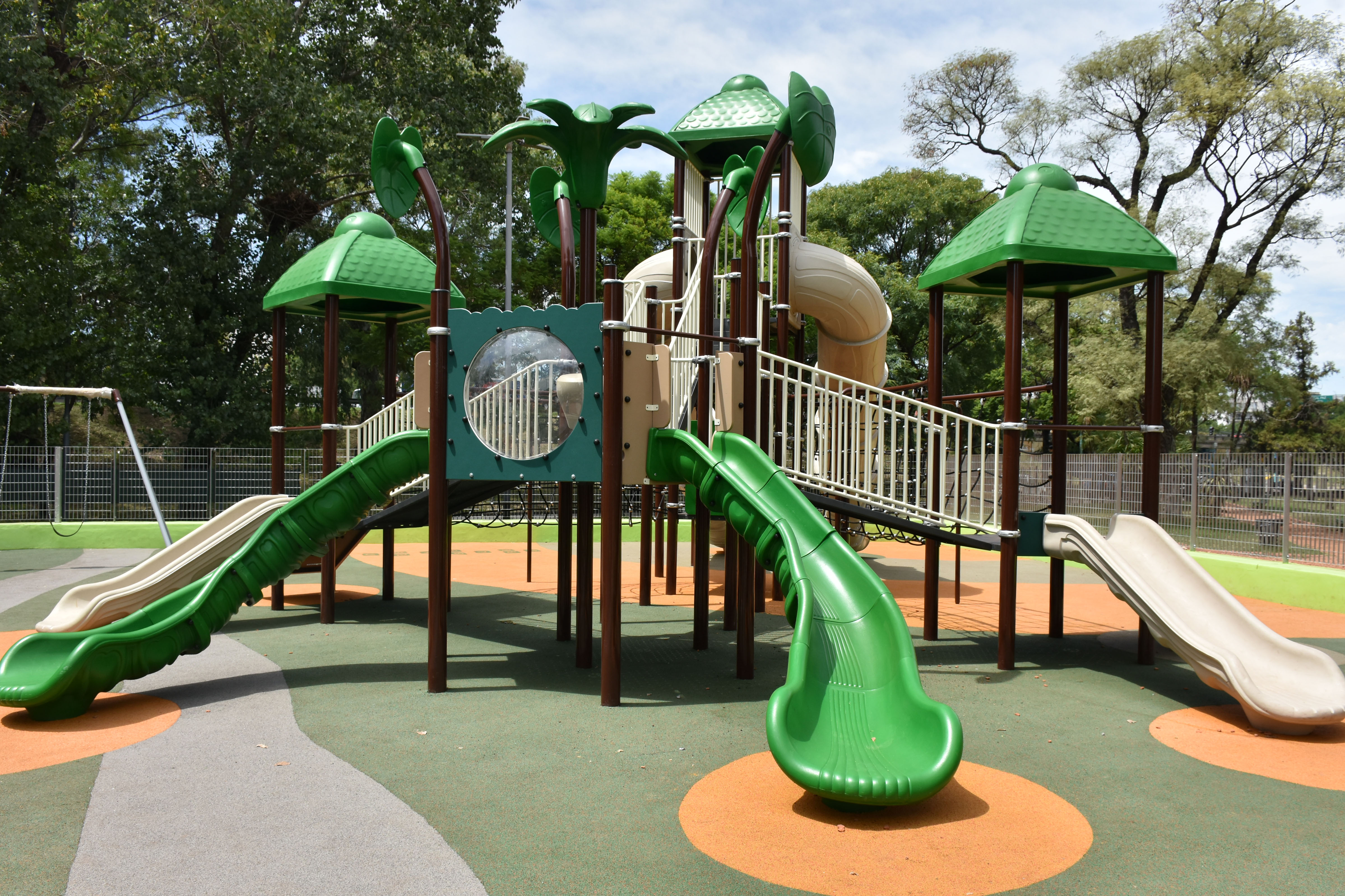 Un espacio renovado para el juego y el deporte en Plaza Nicolás Granada