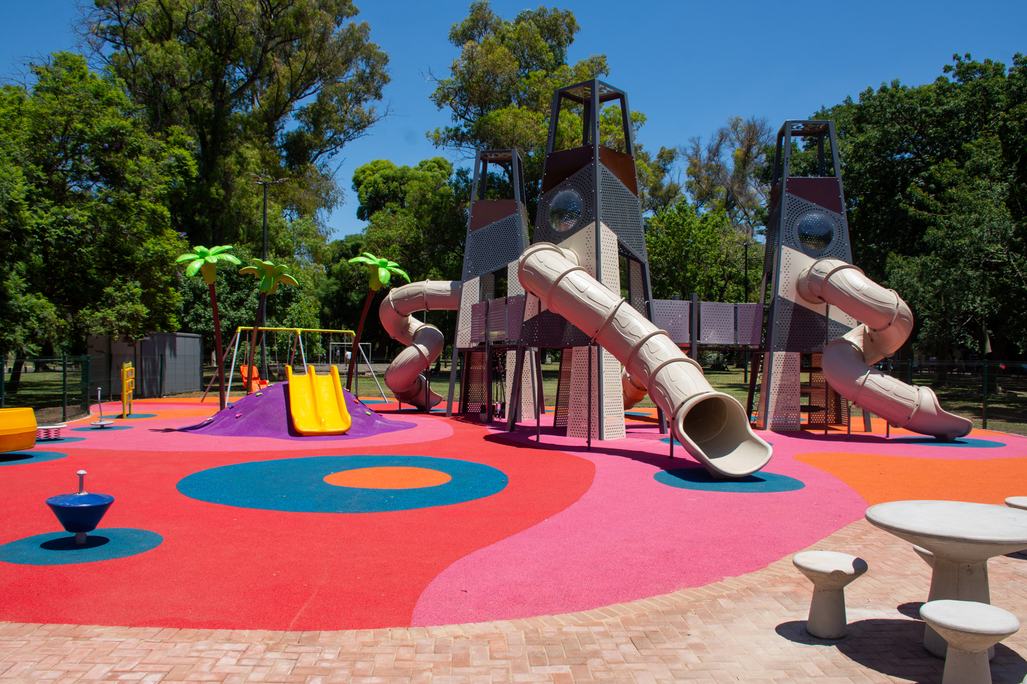 Un nuevo espacio de juego en Plaza Rusia para divertirse en familia