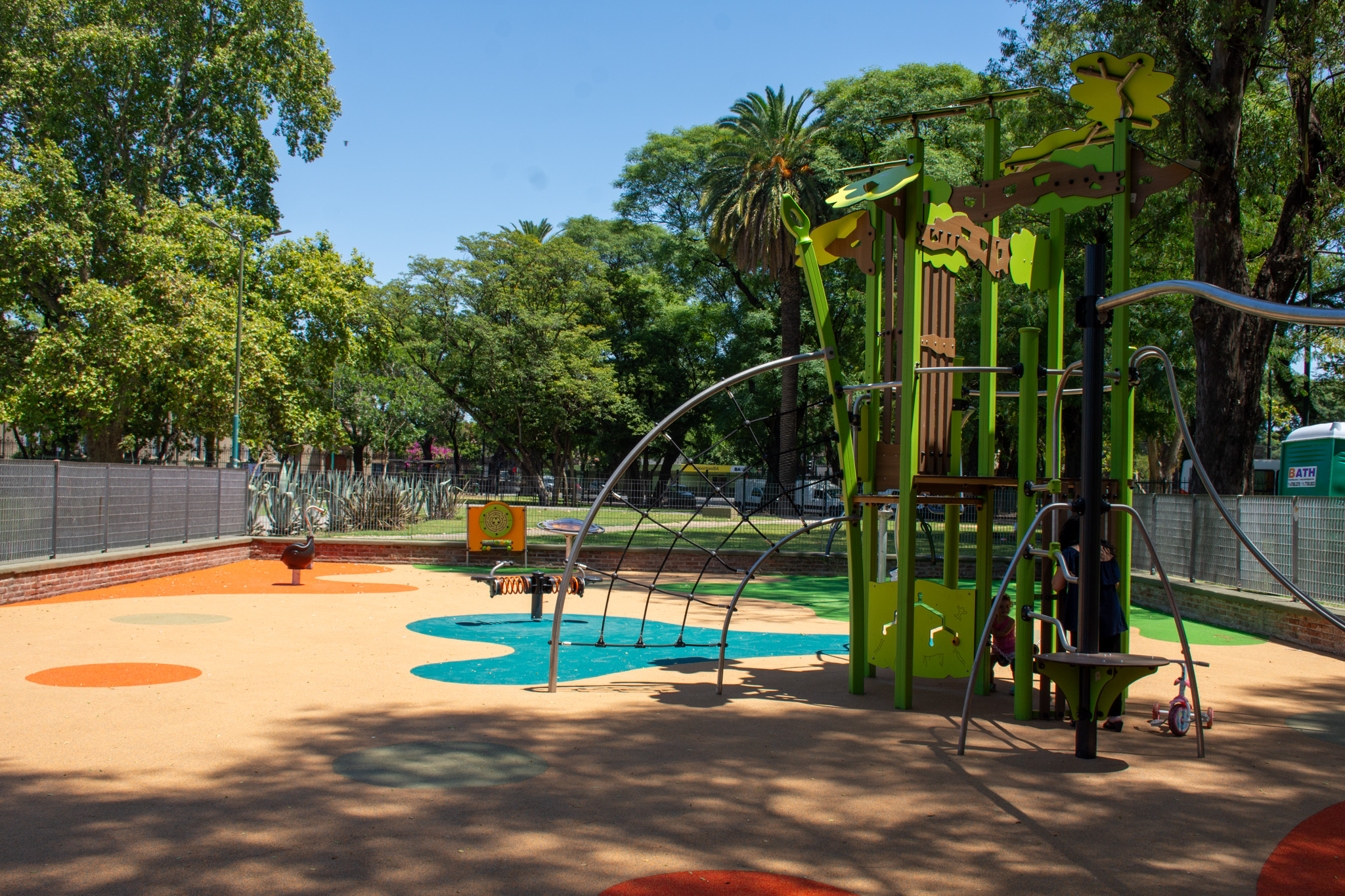 Renovación del Parque Leonardo Pereyra en Barracas: un espacio moderno y seguro para la infancia