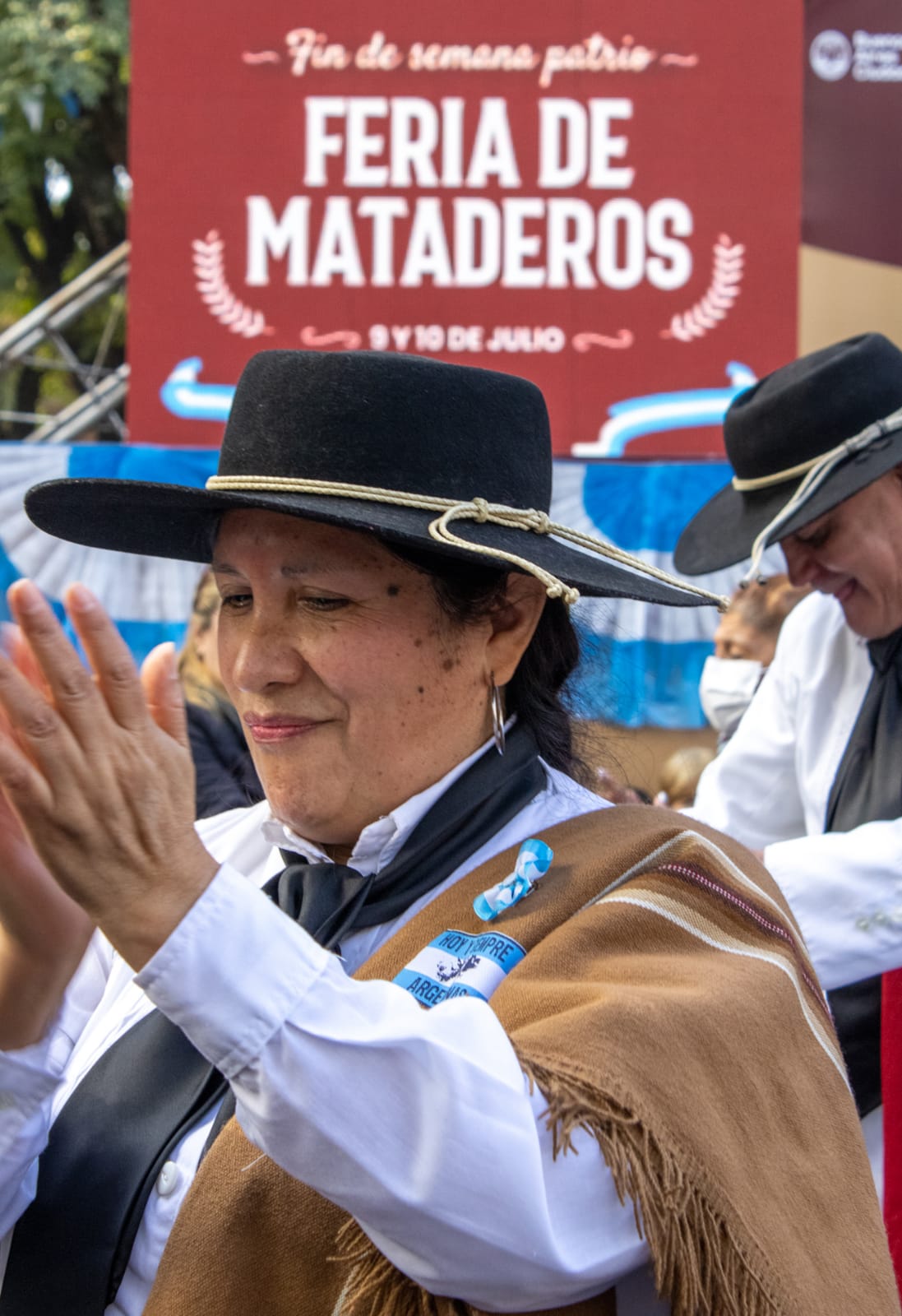 La tradición está de fiesta: con baile y música este domingo reabre el escenario de la Feria de Mataderos