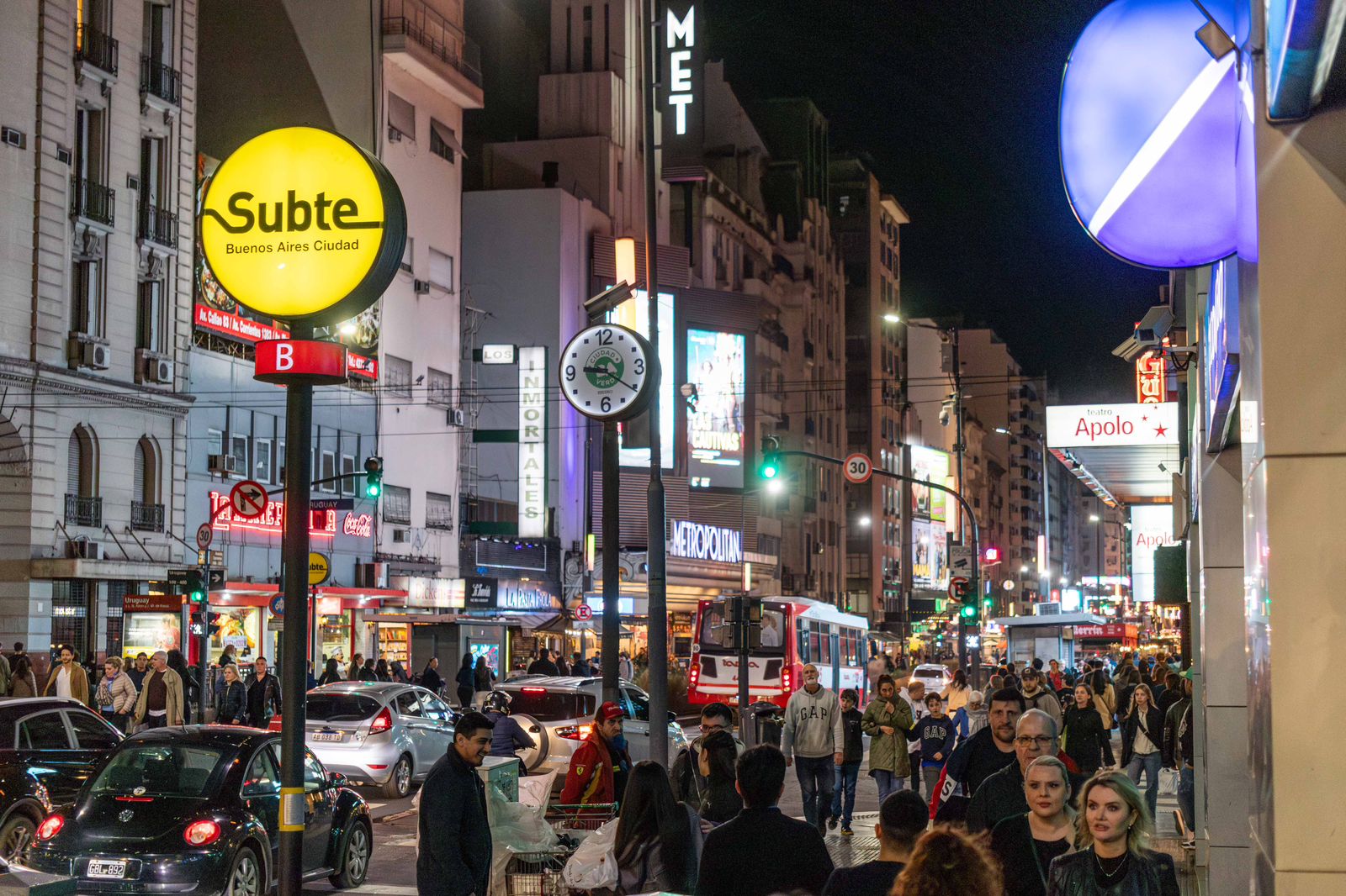 La Línea B extiende su horario también los sábados