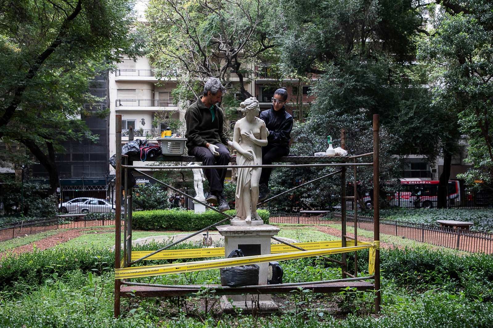 La Ciudad finalizó la restauración de esculturas en el Jardín Botánico y el Ecoparque para preservar su valor histórico y artístico