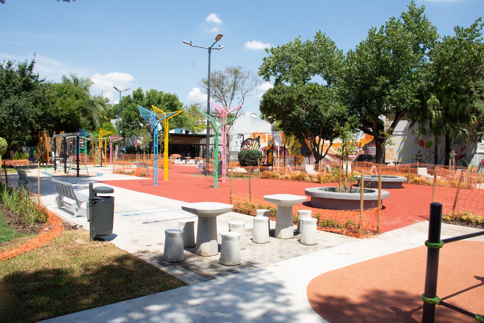 Plaza El Patio de Villa del Parque, un espacio renovado para el encuentro y la recreación