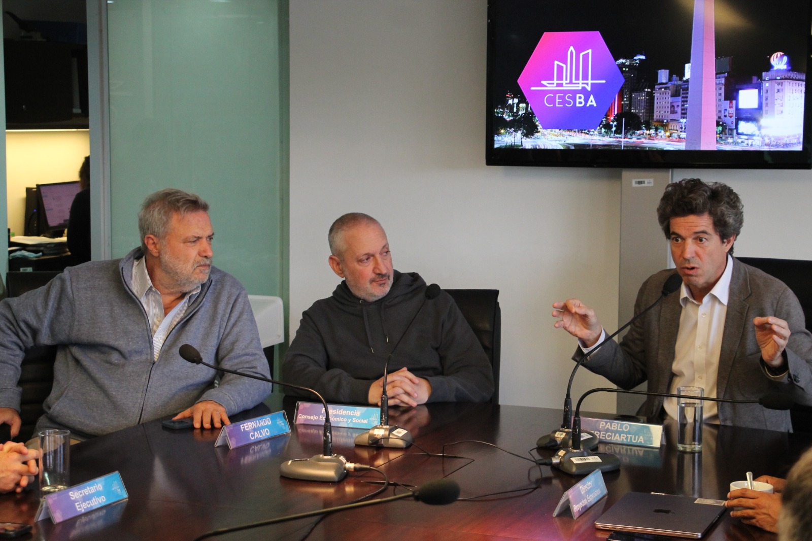 Encuentro entre el Ministro de Infraestructura y el CESBA para debatir sobre movilidad urbana