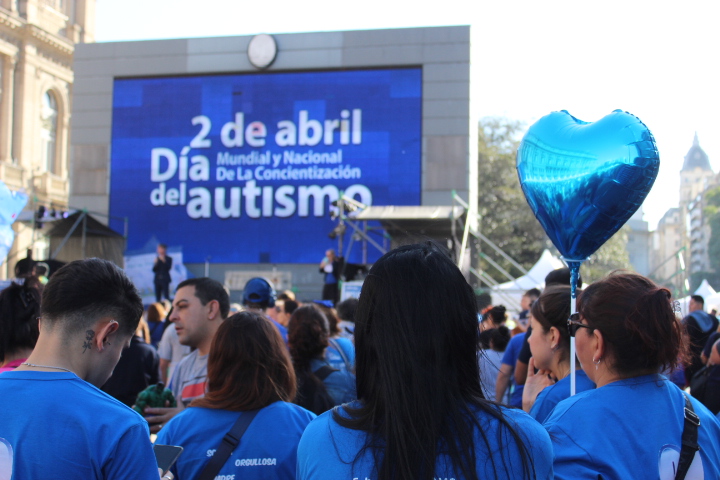 La Ciudad se iluminó de azul por el Día Mundial del Autismo