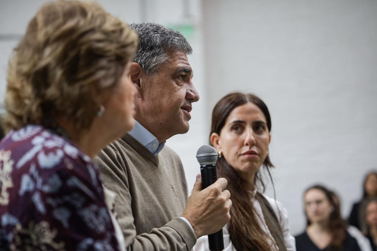 Efecto Adolescencia: la plataforma “Escuela en Familia” comenzará a funcionar el 1 de mayo
