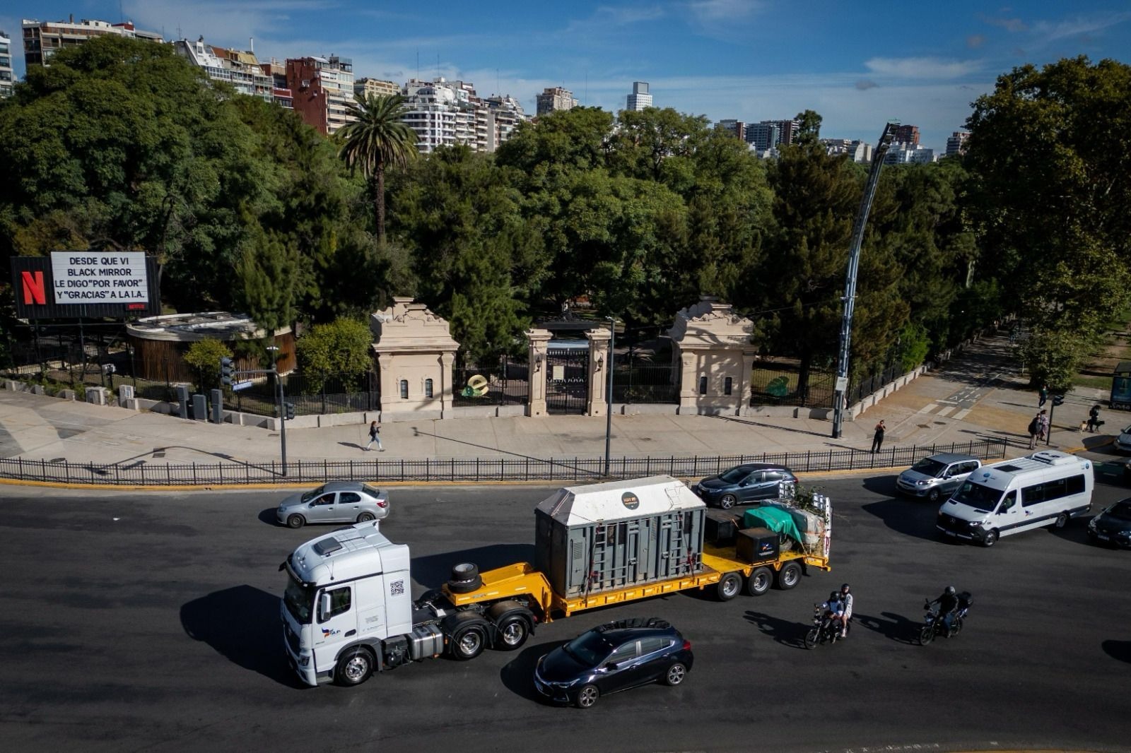 Jorge Macri celebró la exitosa derivación del Ecoparque: la elefanta Pupy llegó al Santuario de Brasil