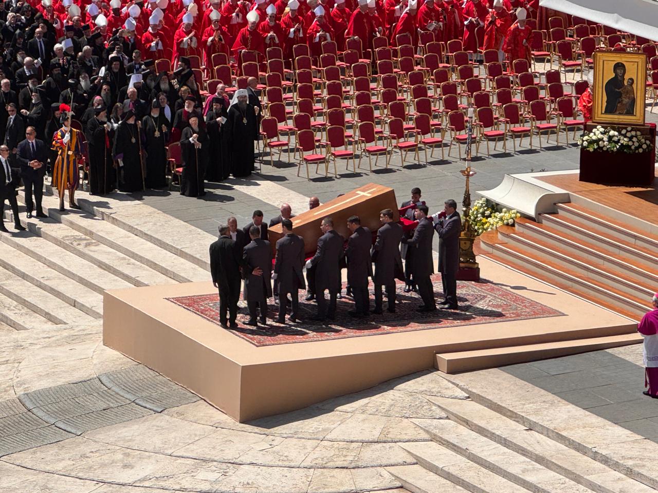La Ciudad despidió en el Vaticano al Papa Francisco