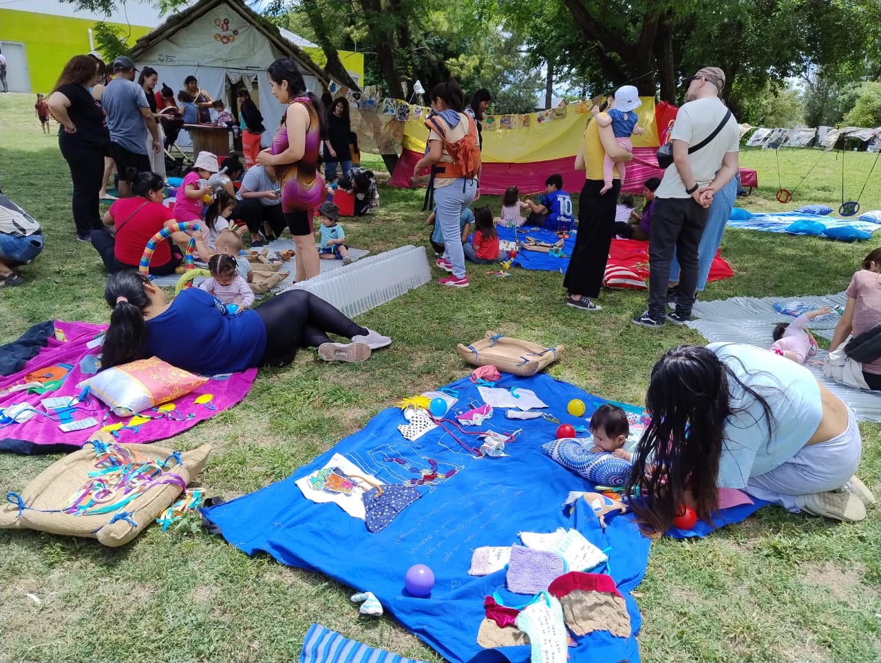 ¡CET en Plazas del aprendizaje para jugar, compartir y aprender en familia!