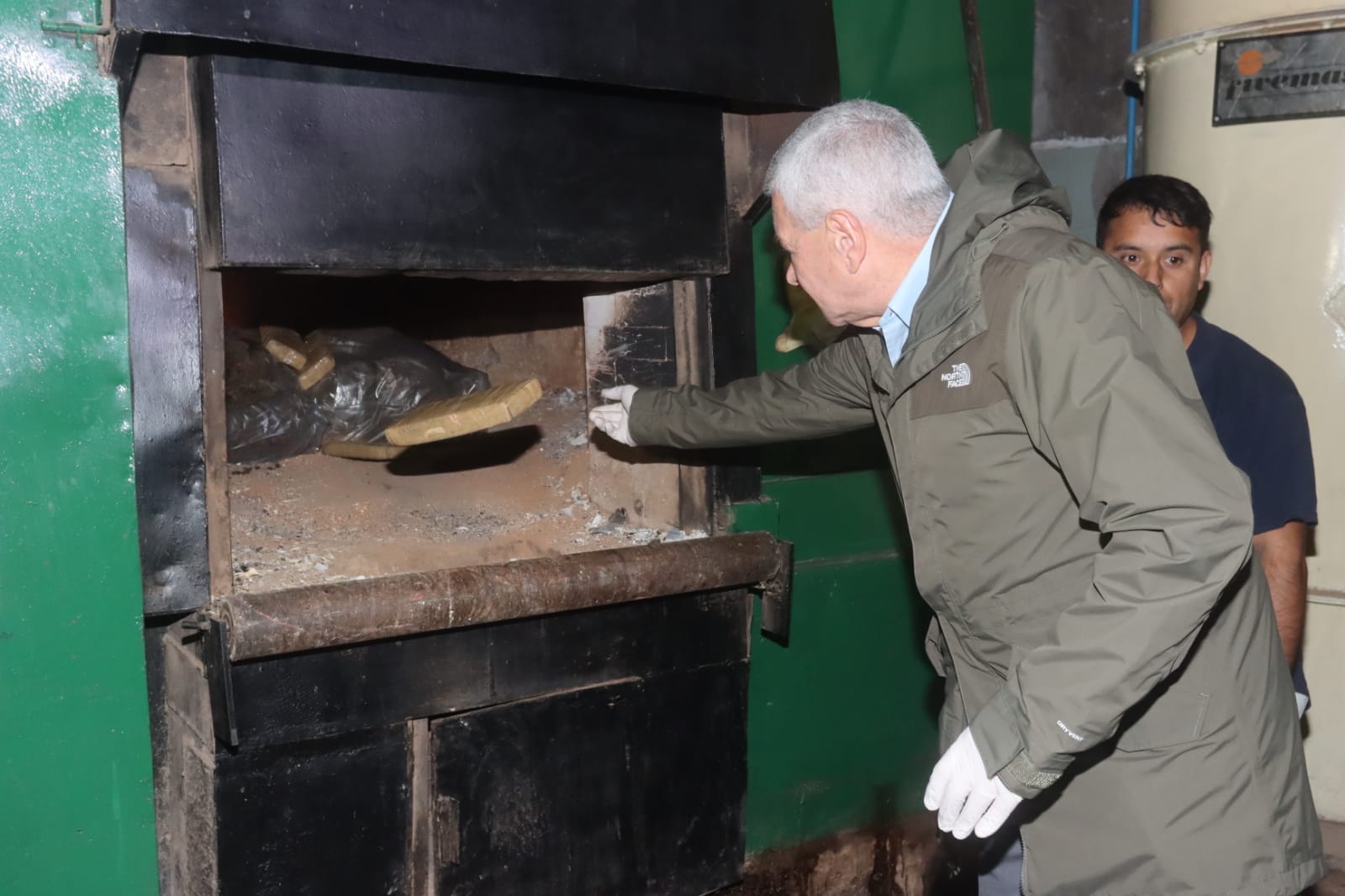 Quema de más de una tonelada y media de droga