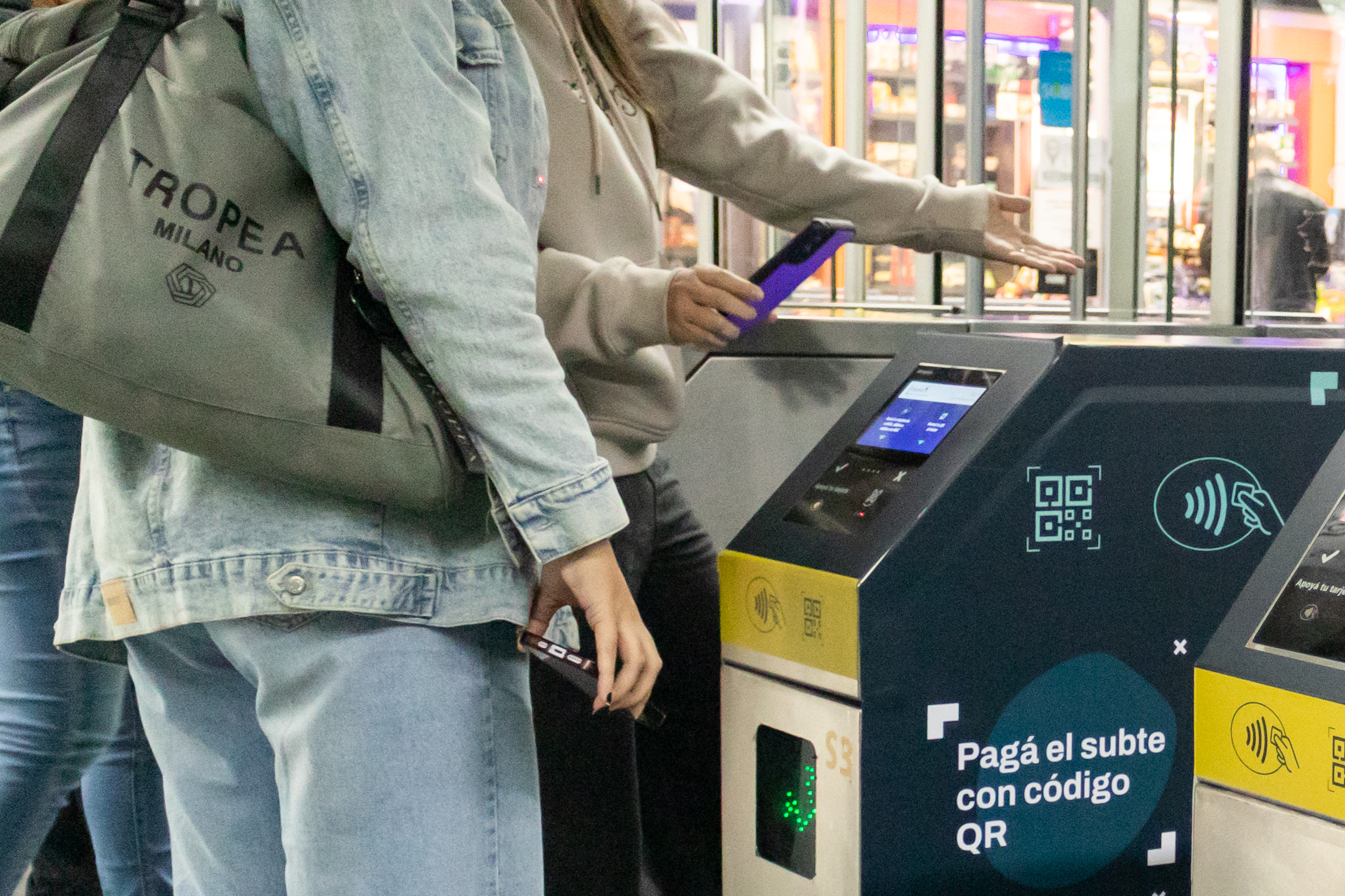 Ya se puede pagar el subte con QR sin estar conectado a Internet