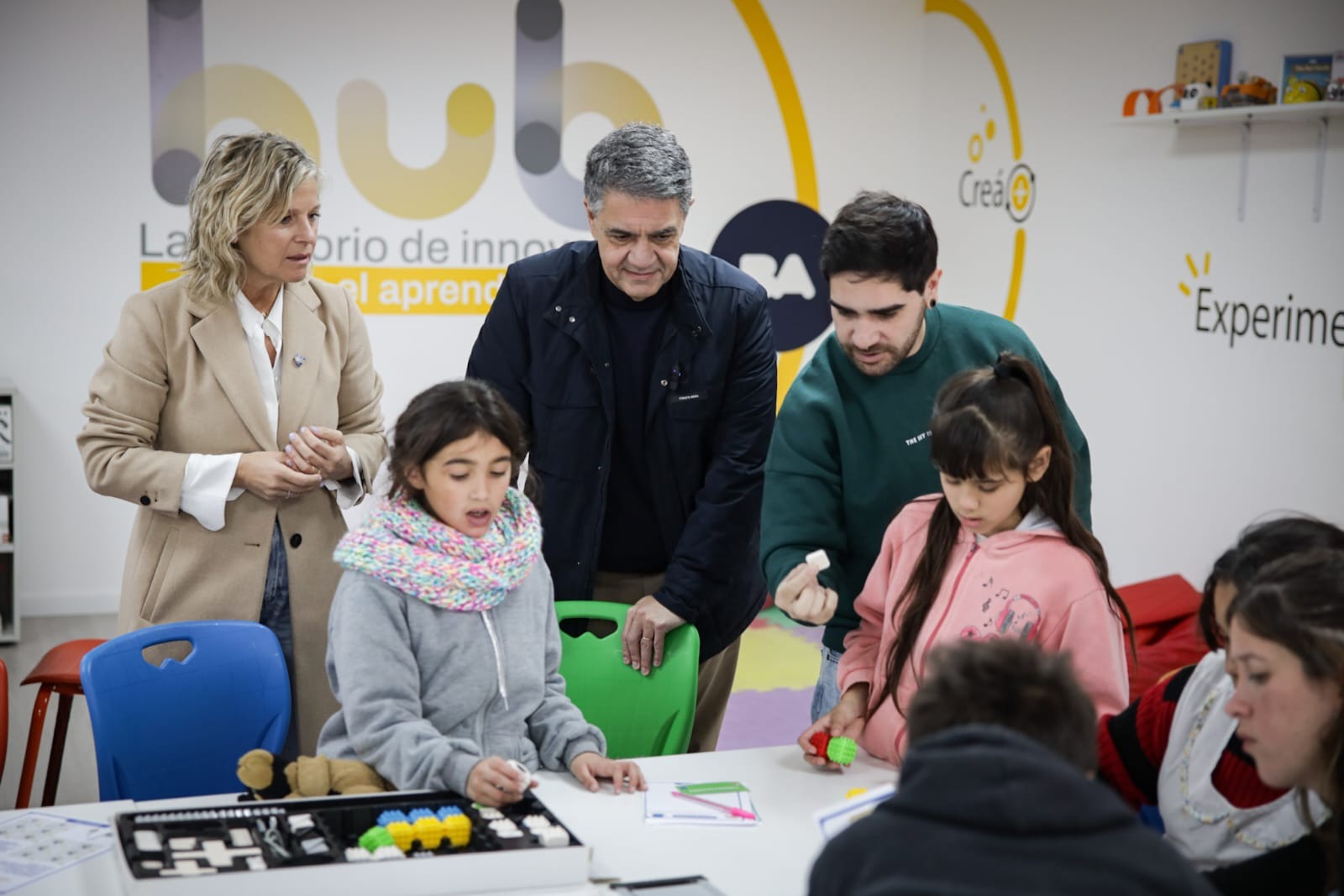 El Gobierno porteño abrió un laboratorio de innovación para que alumnos y docentes experimenten con la tecnología