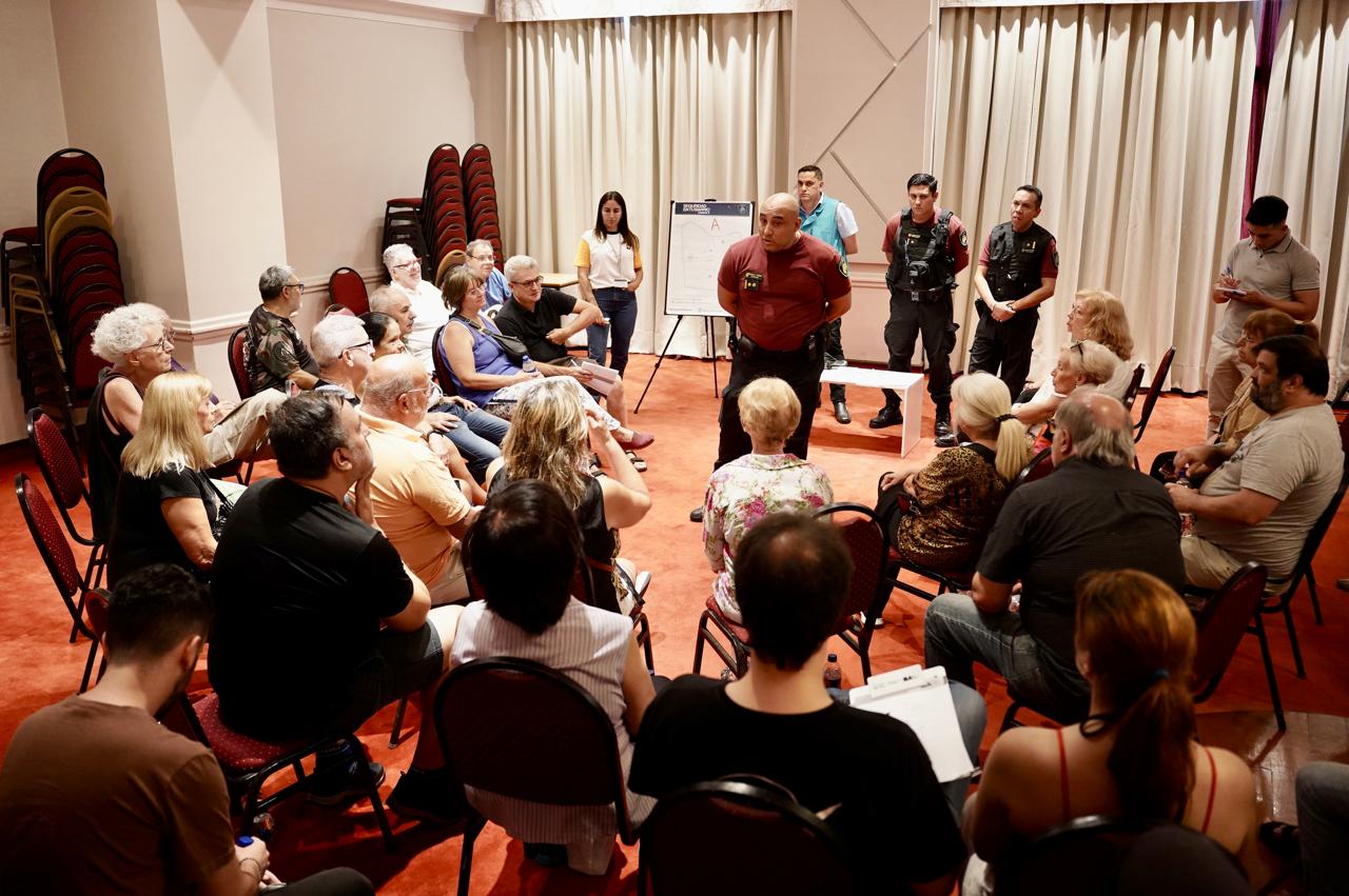 Seguridad en tu barrio: se realizan reuniones entre vecinos, comisarios y autoridades