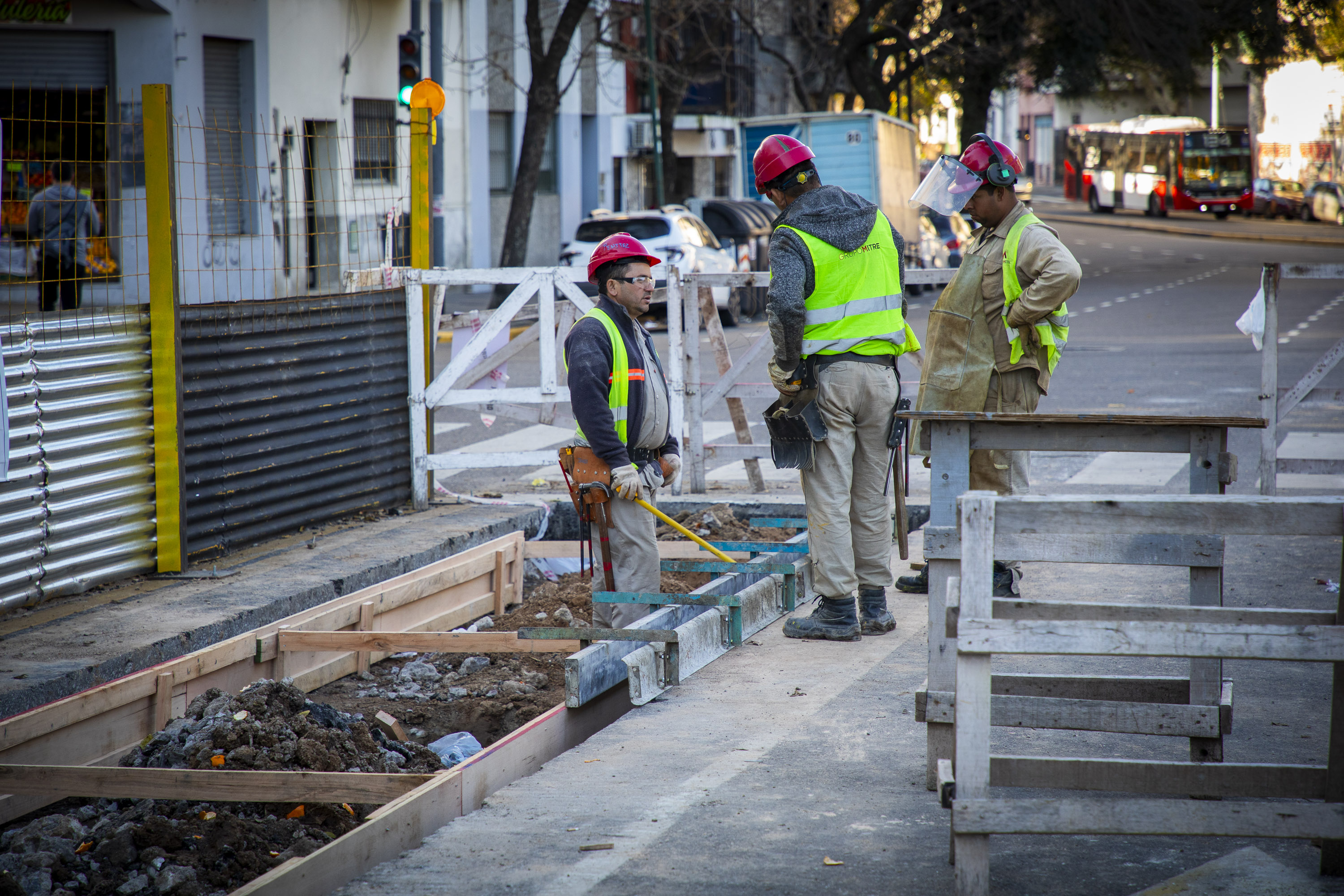 Comenzó la obra de renovación de la avenida Caseros