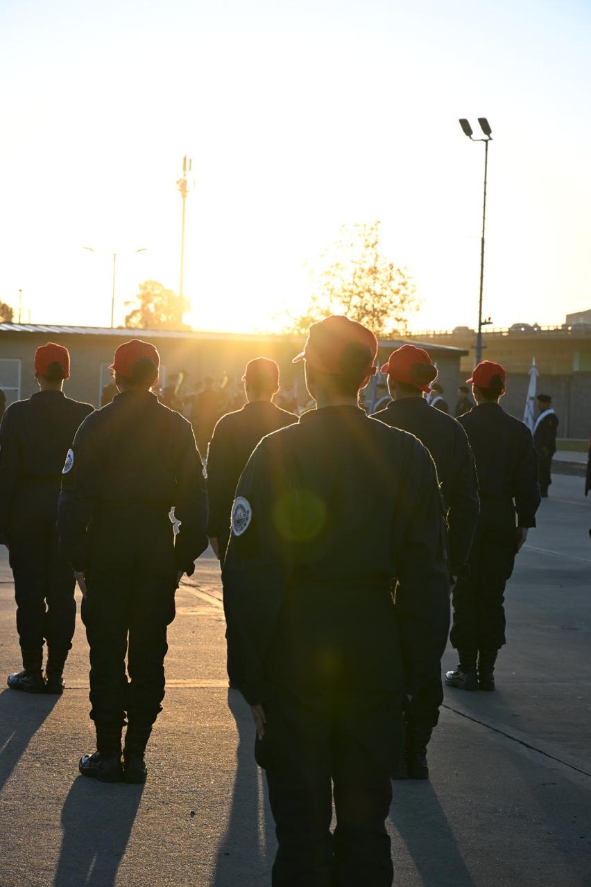 Entregaron distintivos de dragoneante a futuros Bomberos de la Ciudad