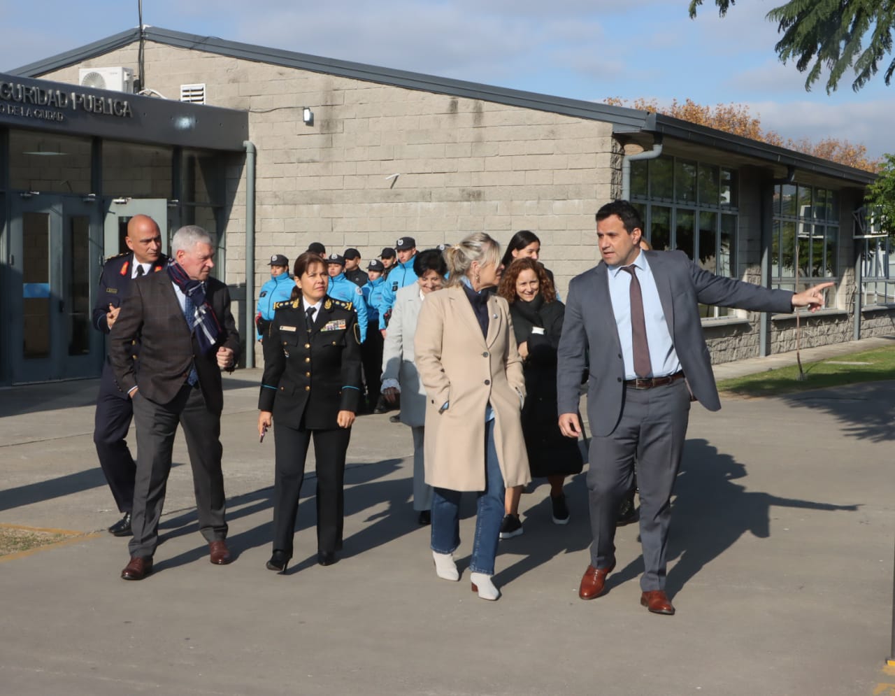 Horacio Giménez y Mercedes Miguel recorrieron el instituto donde se forman los futuros policías y bomberos de la Ciudad 