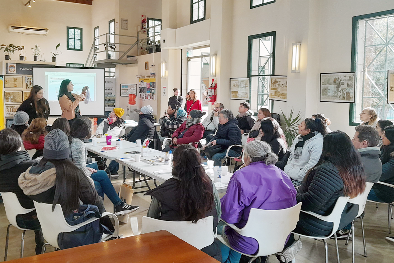 Pictogramas y apoyos visuales: un taller para acompañar a las familias