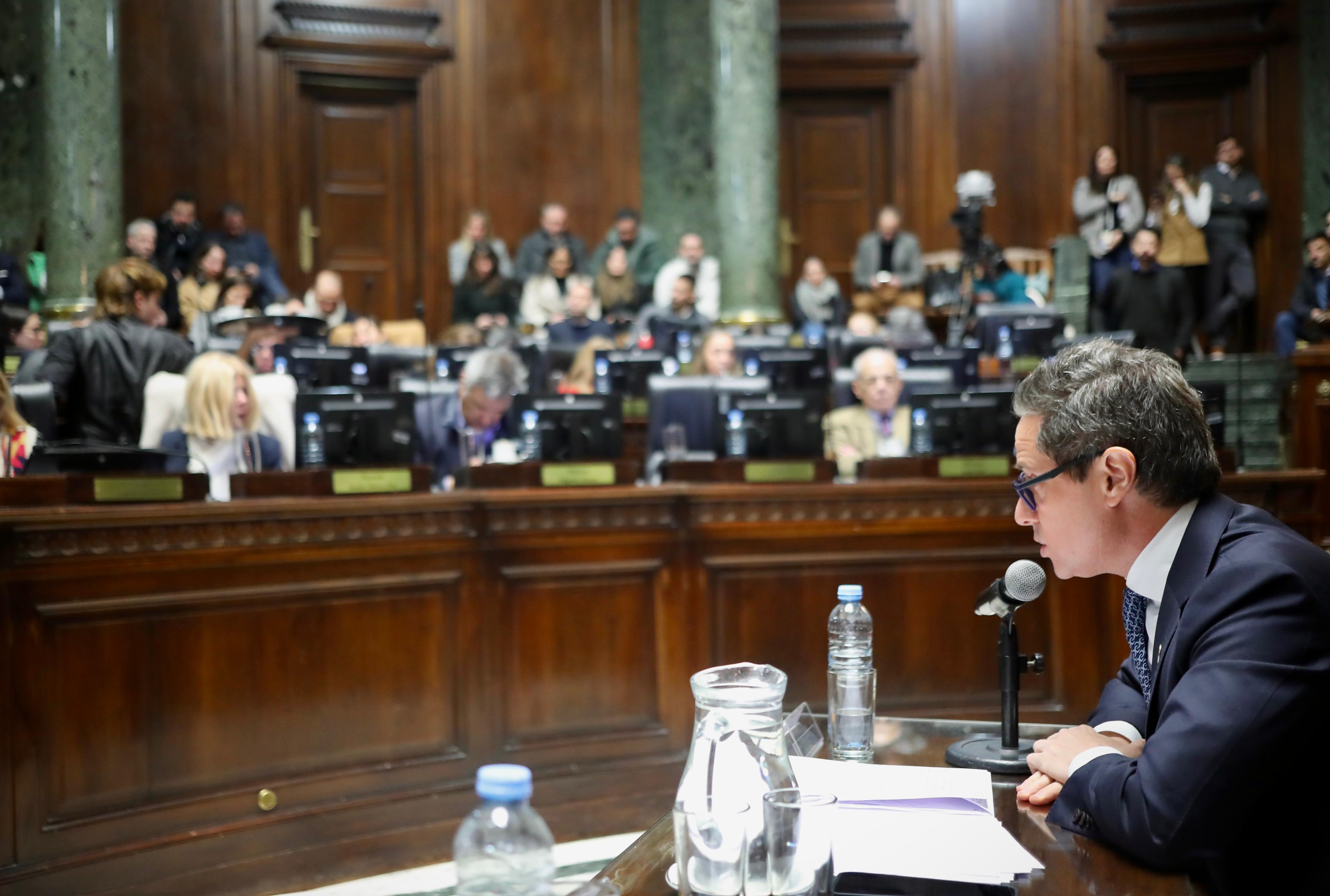 Gabriel Sánchez Zinny presentó su primer informe de gestión ante la Legislatura porteña