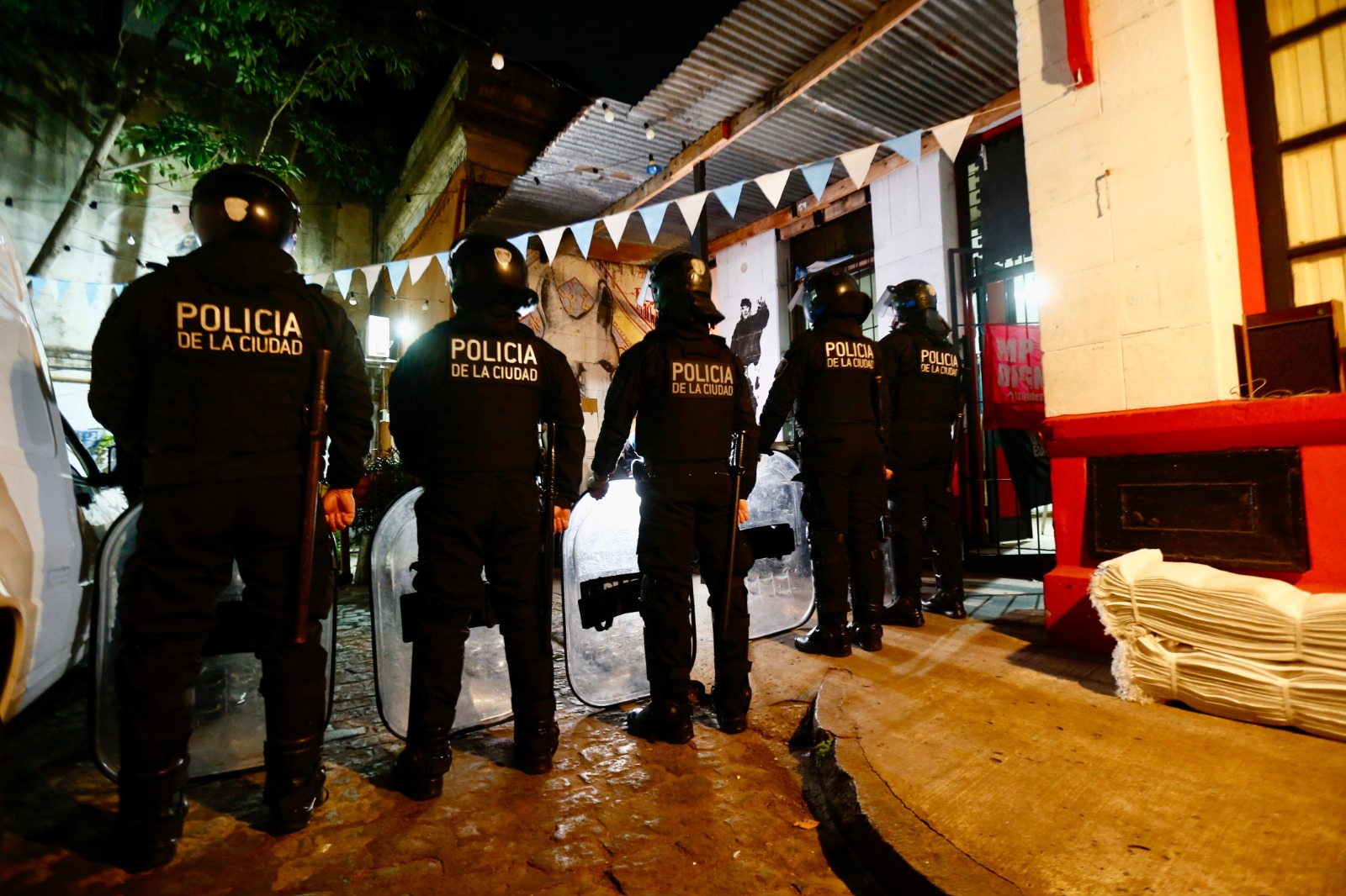 La Ciudad desalojó en Palermo un predio tomado por una cooperativa de Grabois