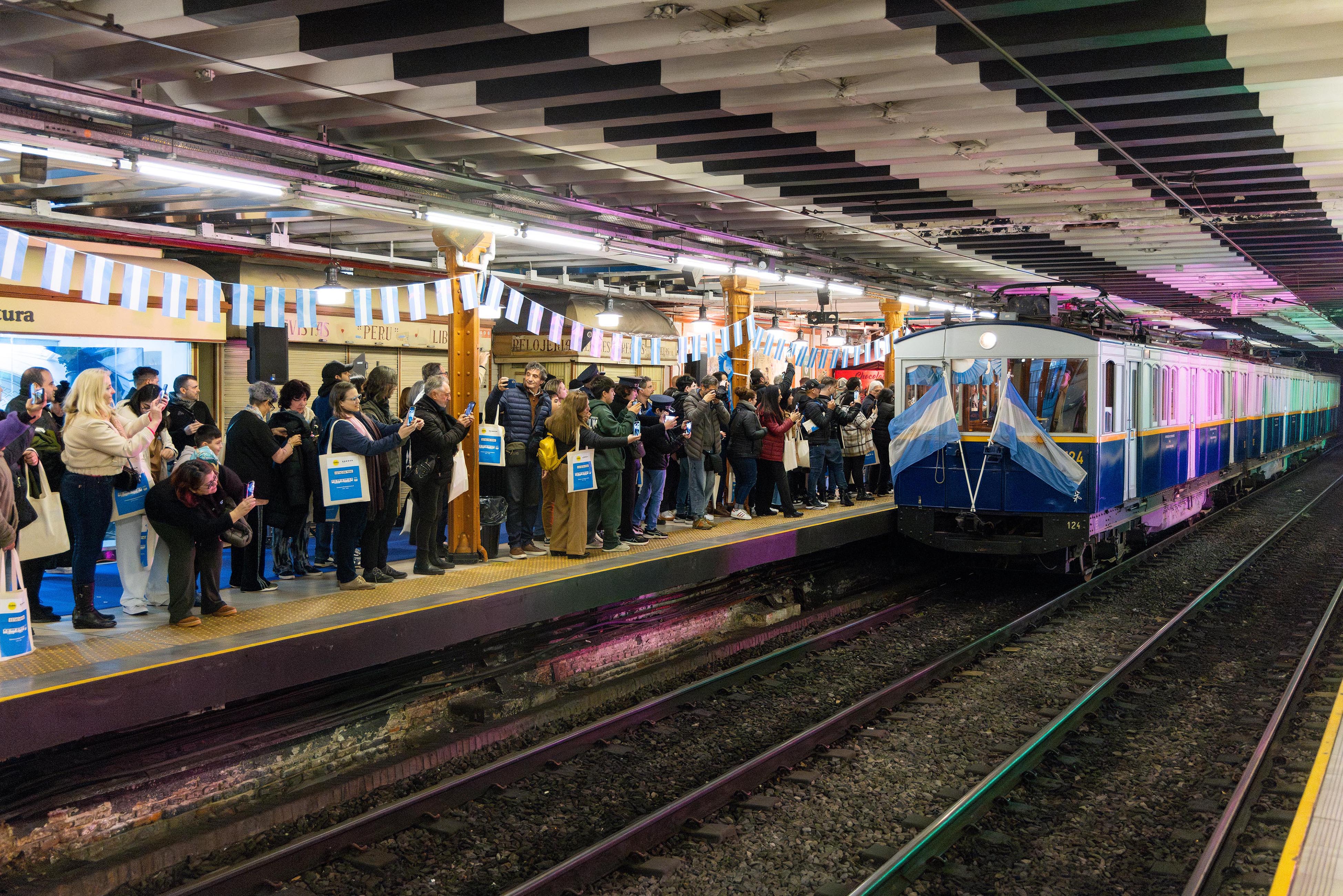 Celebraciones por el Día de la Independencia en el Subte: historia, música y emoción bajo tierra