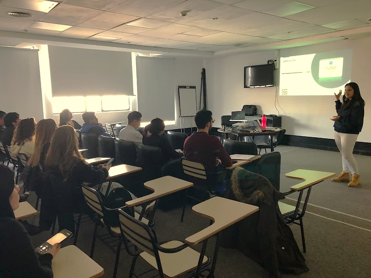 Herramientas Digitales AGC: charla con asociaciones 