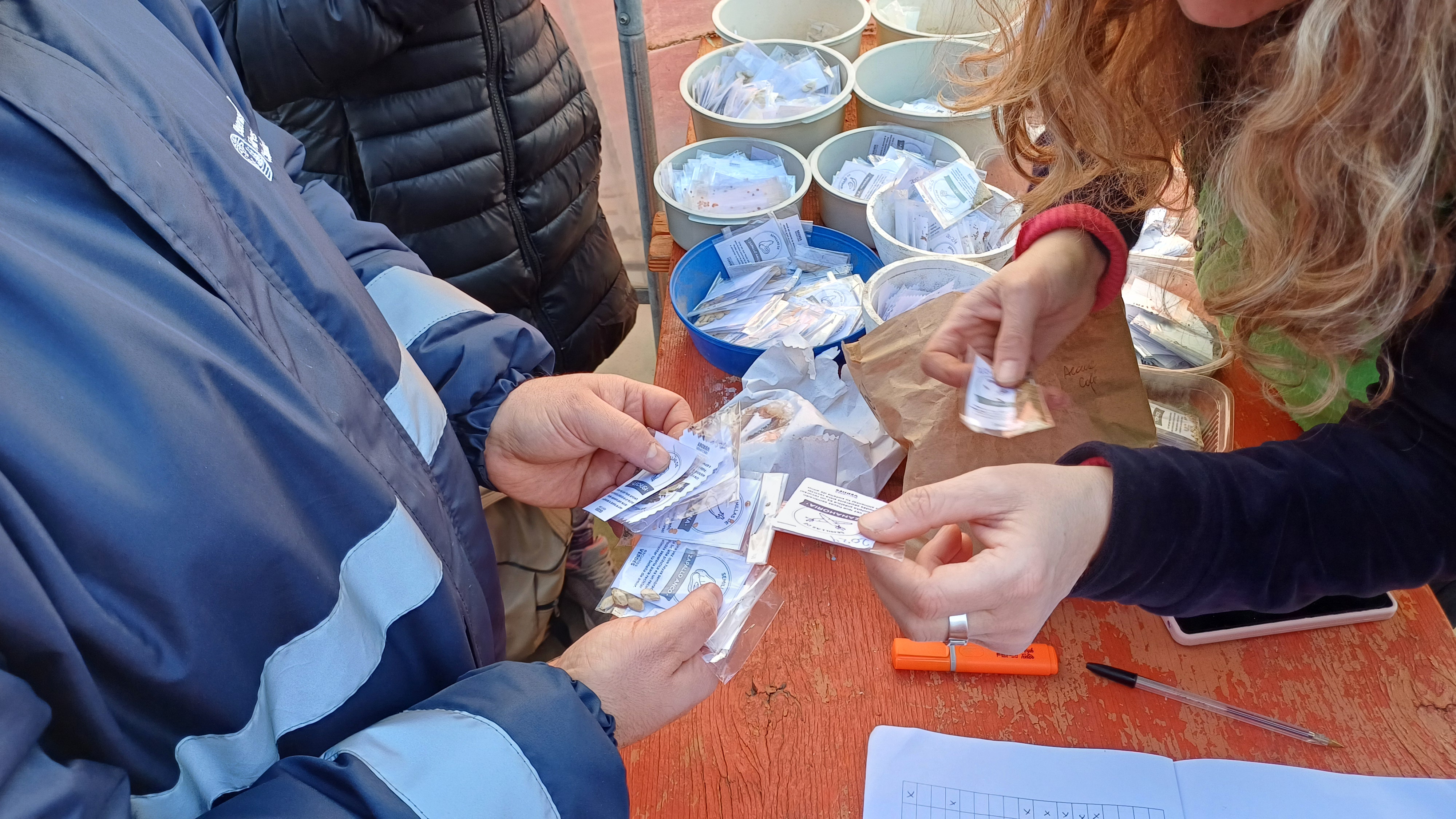 Impulsamos las huertas escolares con la entrega de insumos