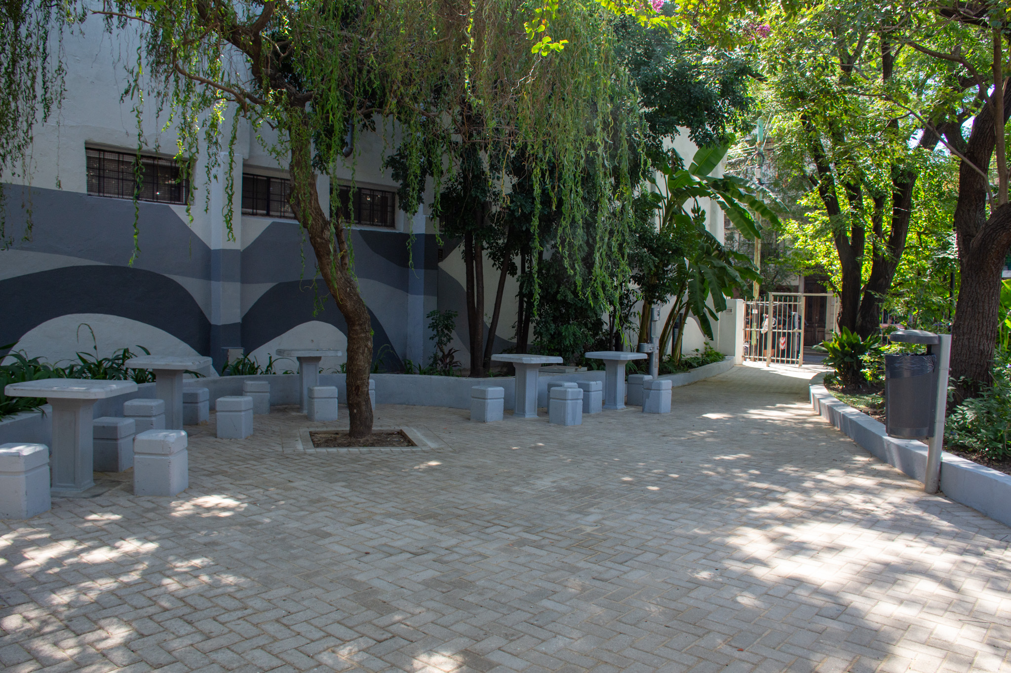 Renovación en la Plazoleta Irene Orlando para mejorar la circulación e integrar el espacio