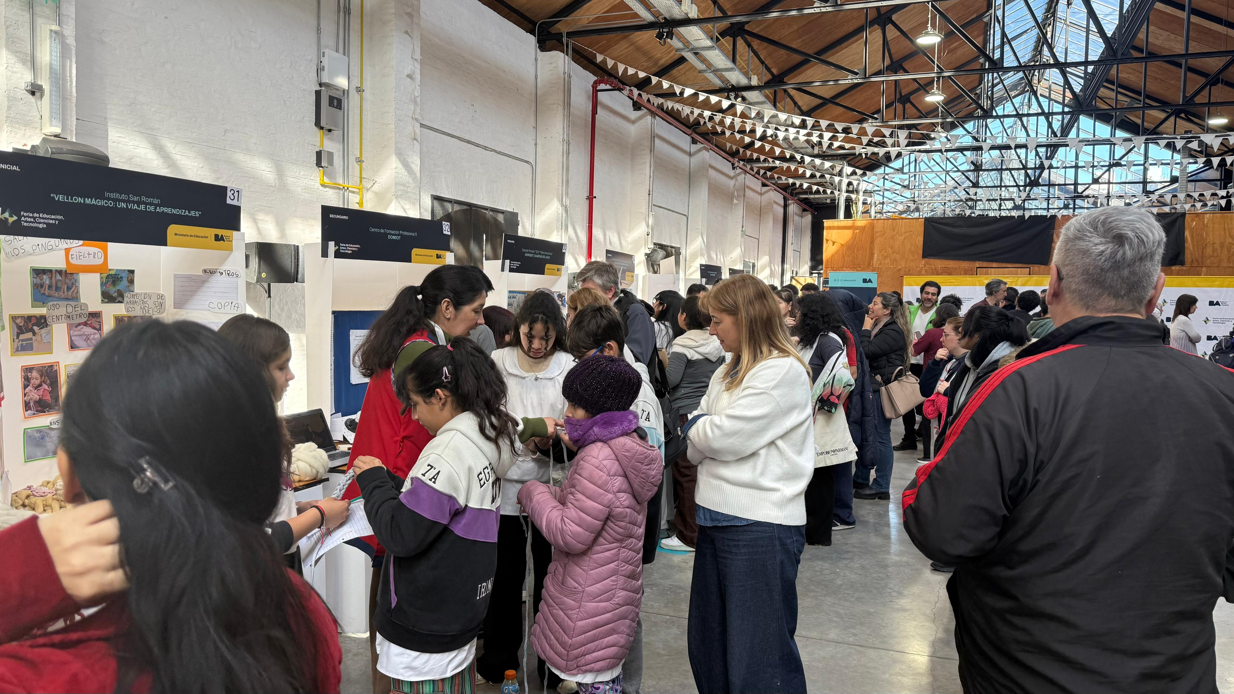 Comenzó la Feria de Educación, Artes, Ciencias y Tecnología en la Ciudad