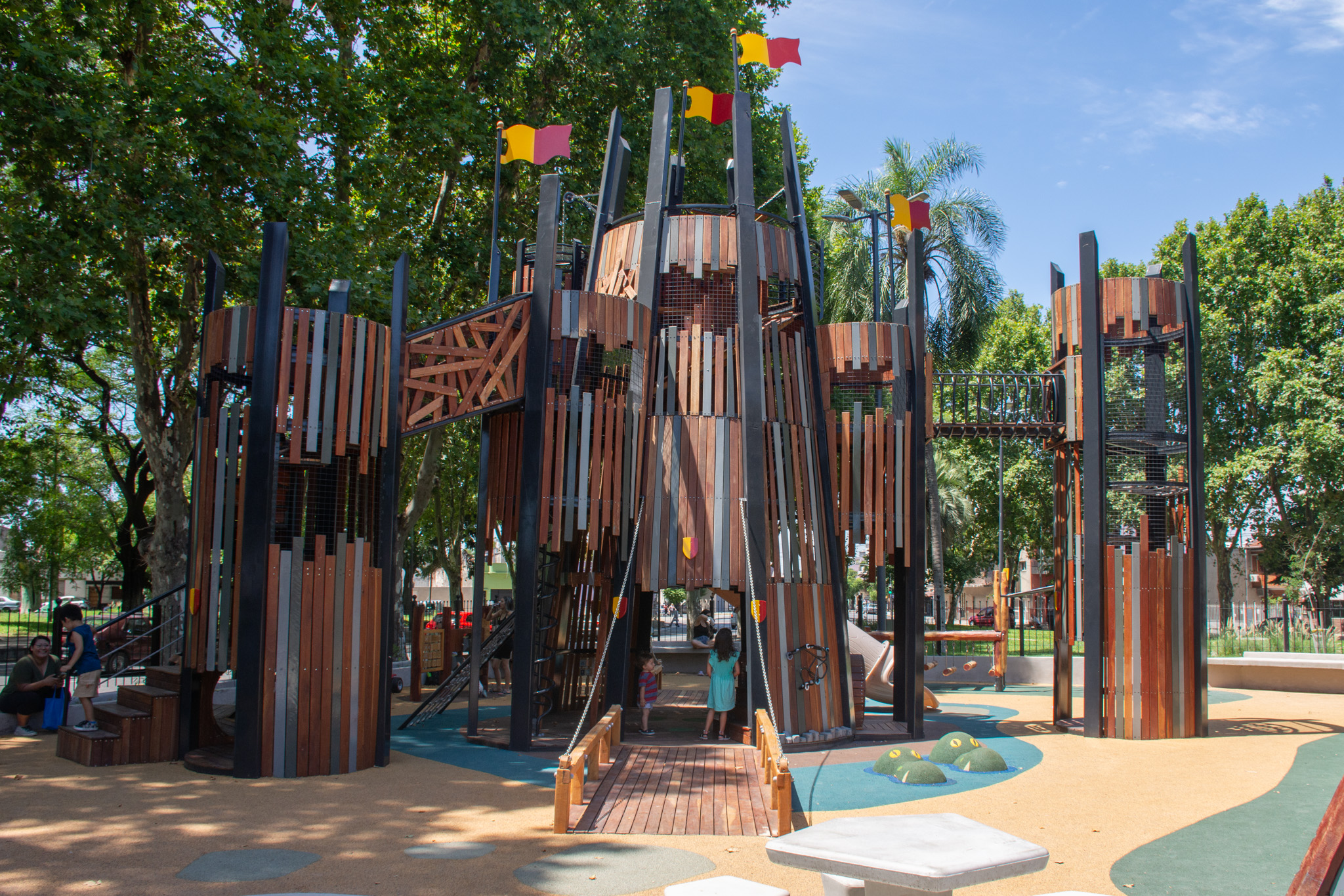 Patio de juegos medieval: una nueva atracción temática en la Plaza Olivera